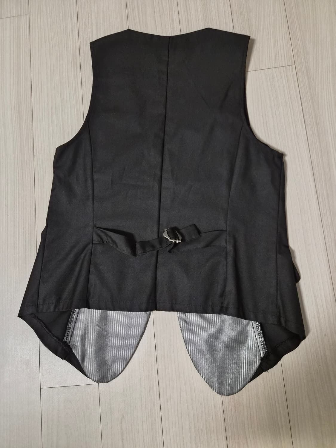 레이어드 필수템! 세련된 스트라이프 배색 블랙 베스트 상품이미지4