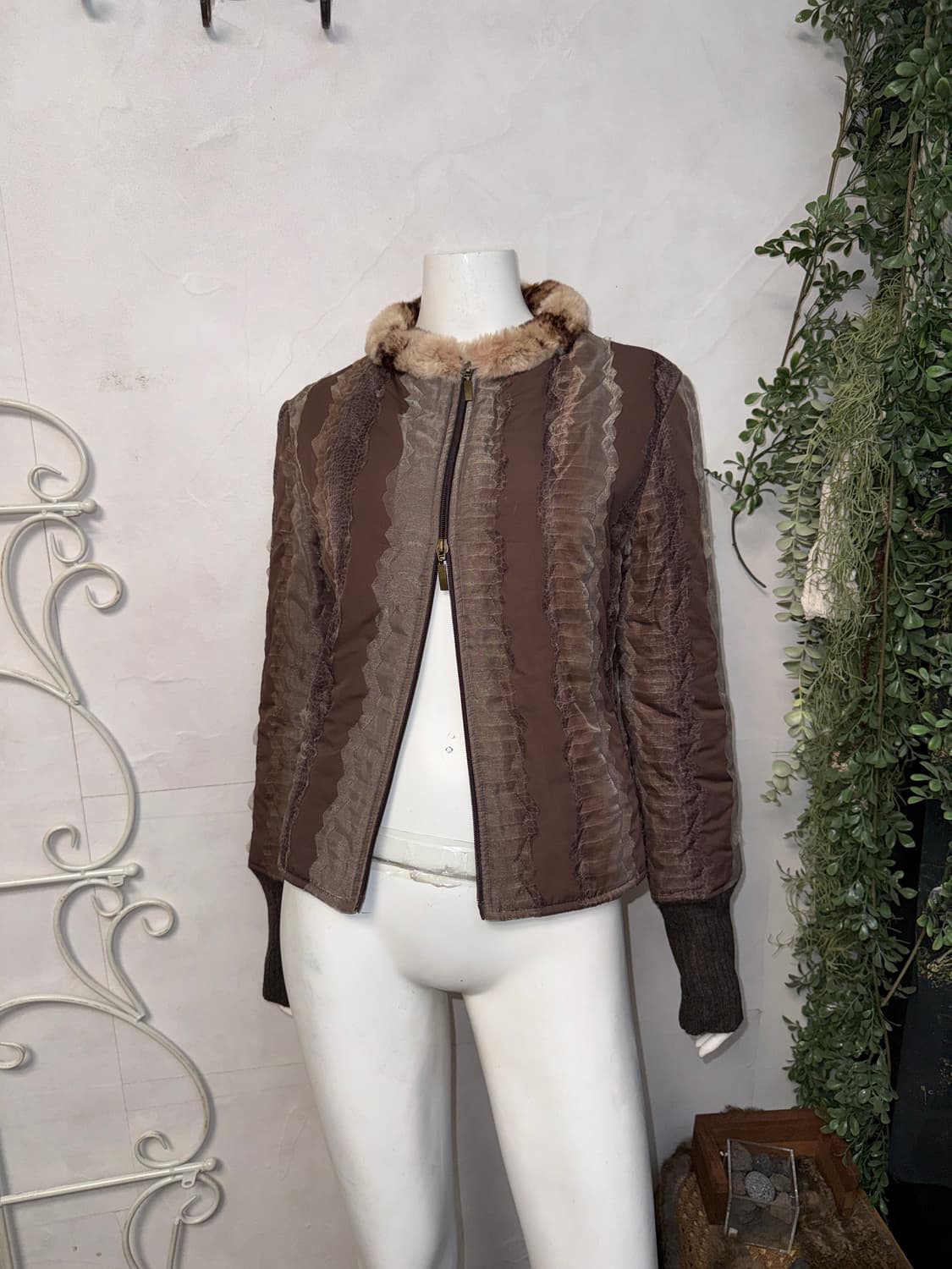 Brown gradient python fur trimmed puffer 상품이미지5