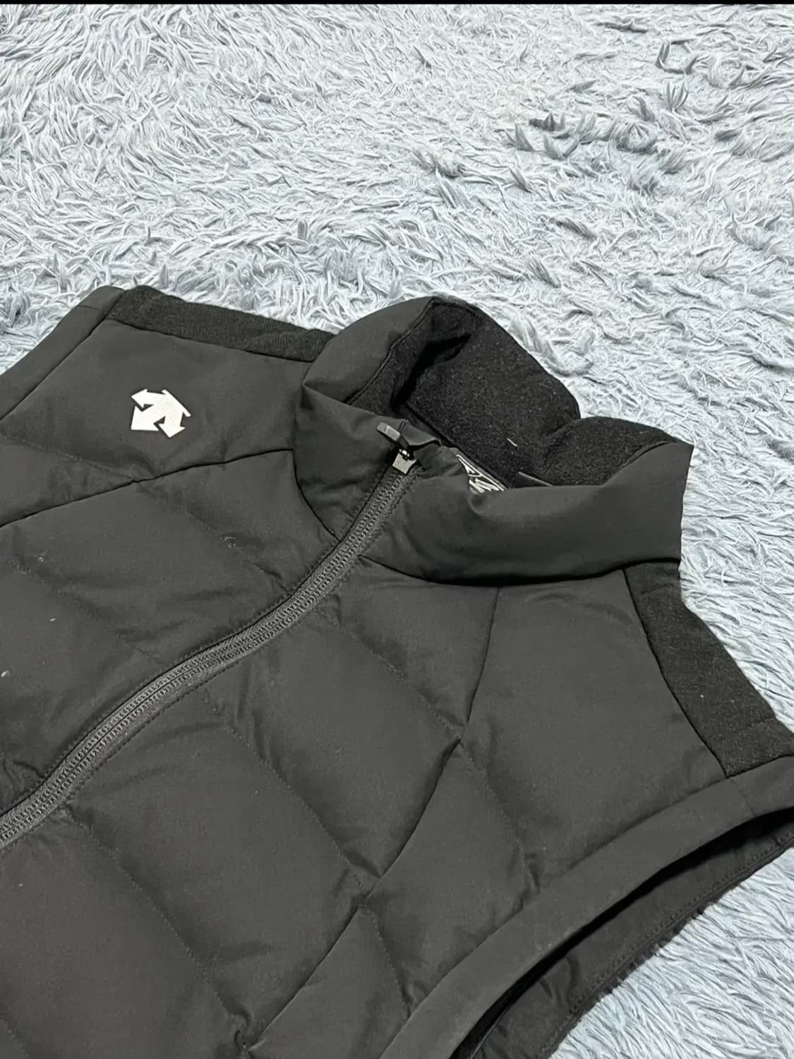 데상트 골프 패딩조끼 블랙 100 (세탁완료) 상품이미지2