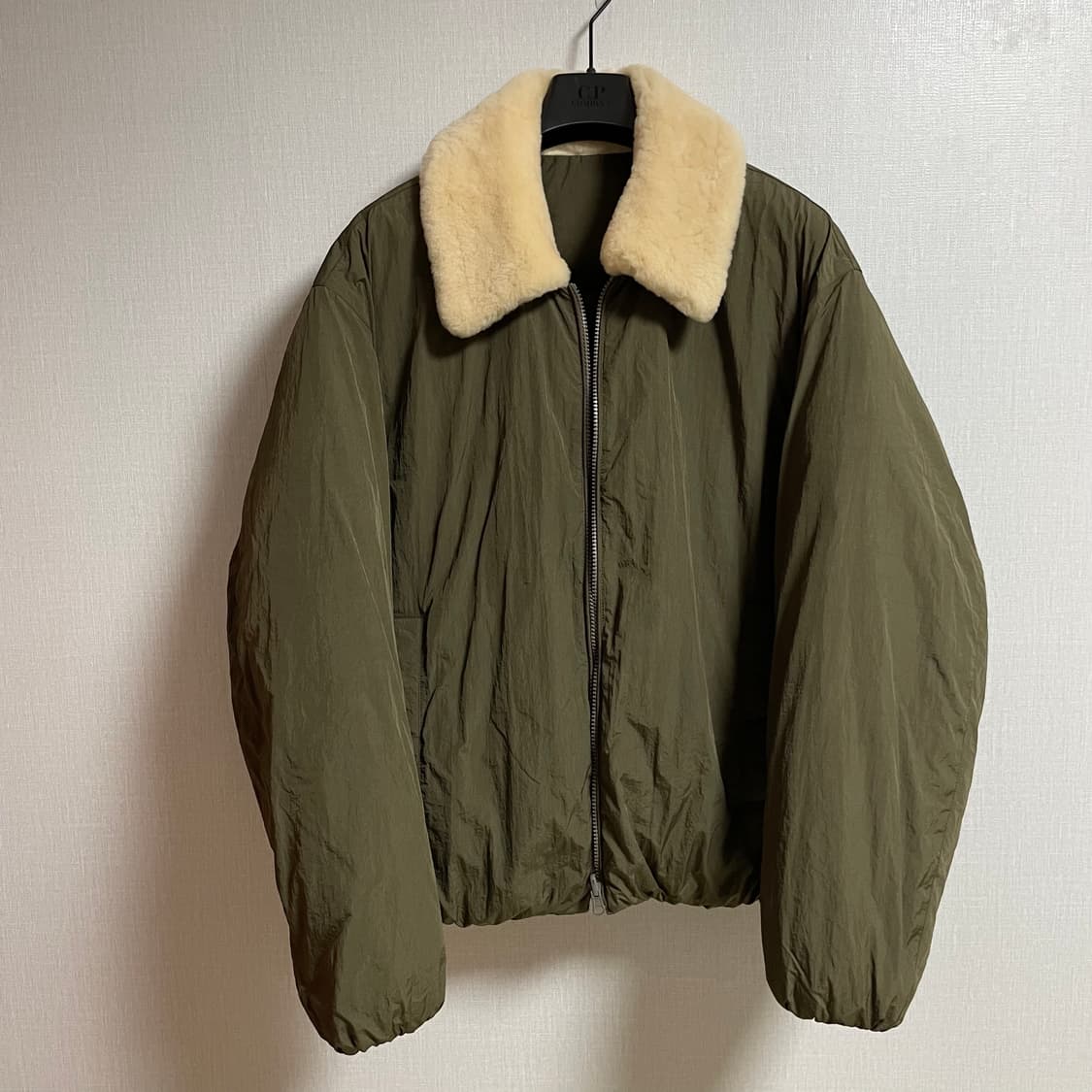 [52]23fw 솔리드옴므 무스탕 구스 패딩 상품이미지1