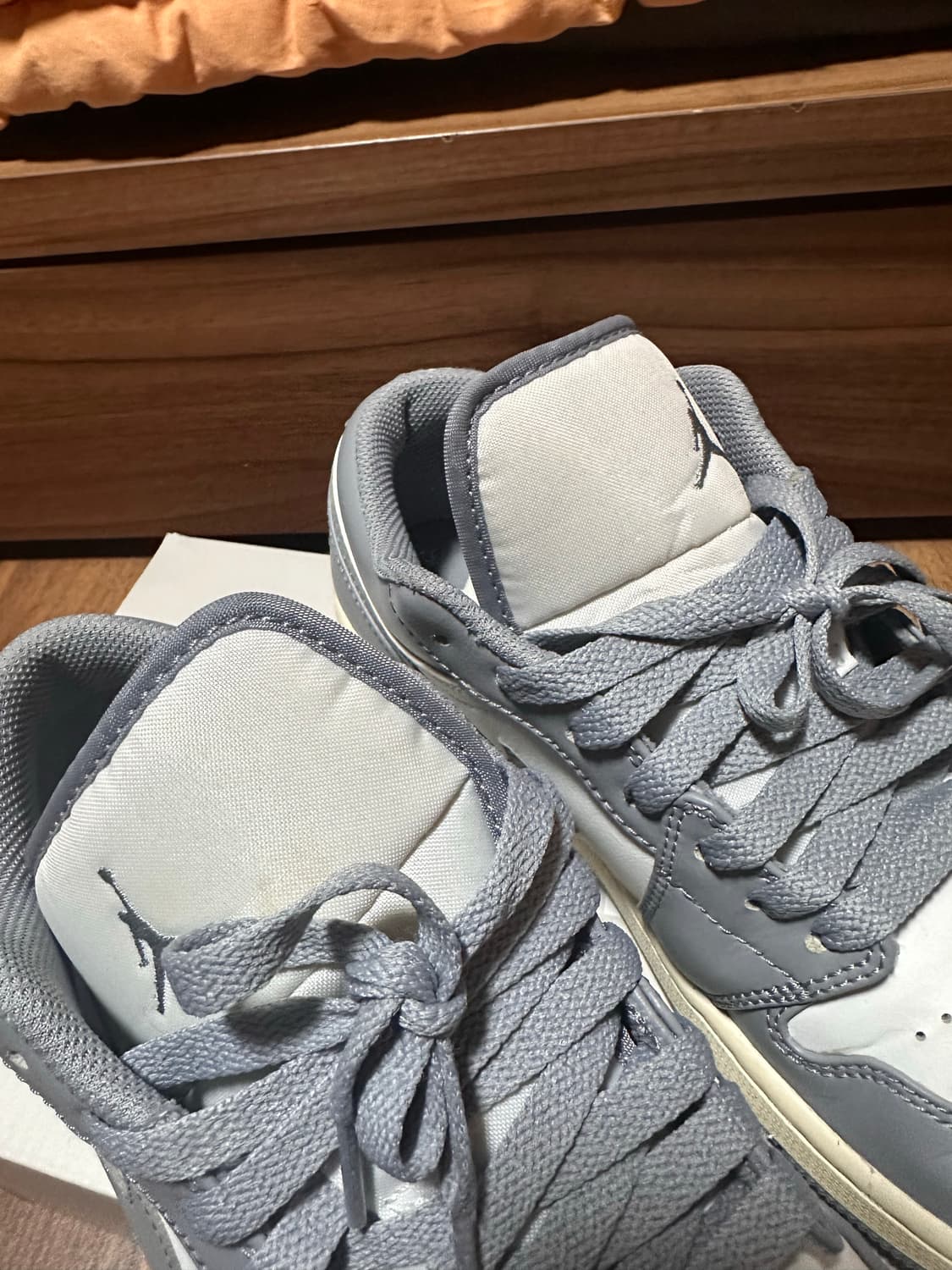 260) 조던 1 로우 스텔스 앤 화이트 상품이미지4