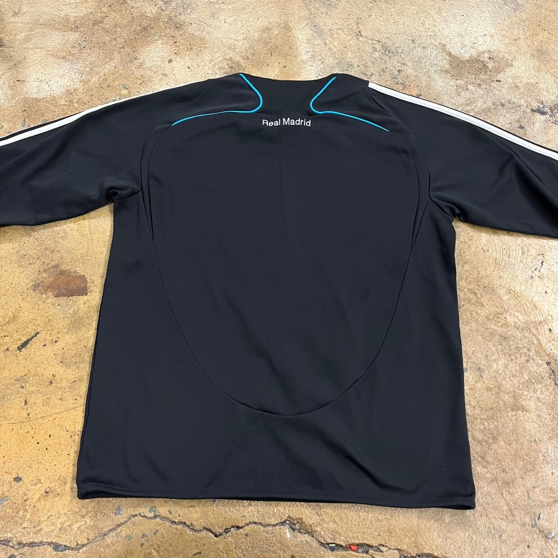 아디다스 레알 마드리드 블랙 긴팔티셔츠 105 상품이미지4