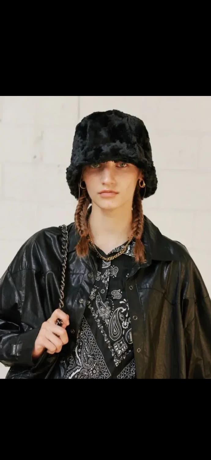 써틴먼스 퍼 버킷햇 블랙 상품이미지1