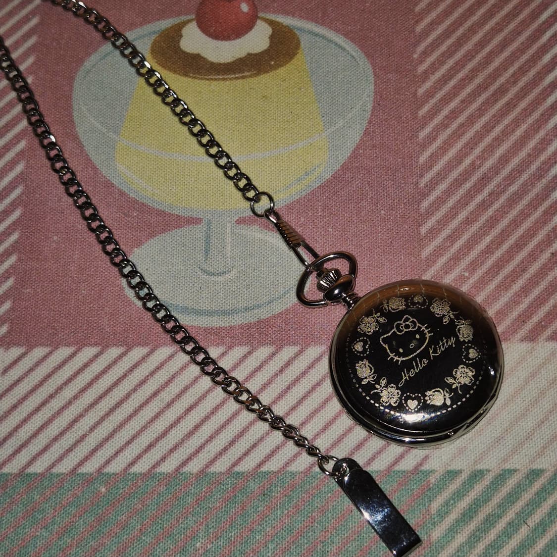 06s 헬로키티 핑크 실버 글리터 회중 시계 상품이미지9