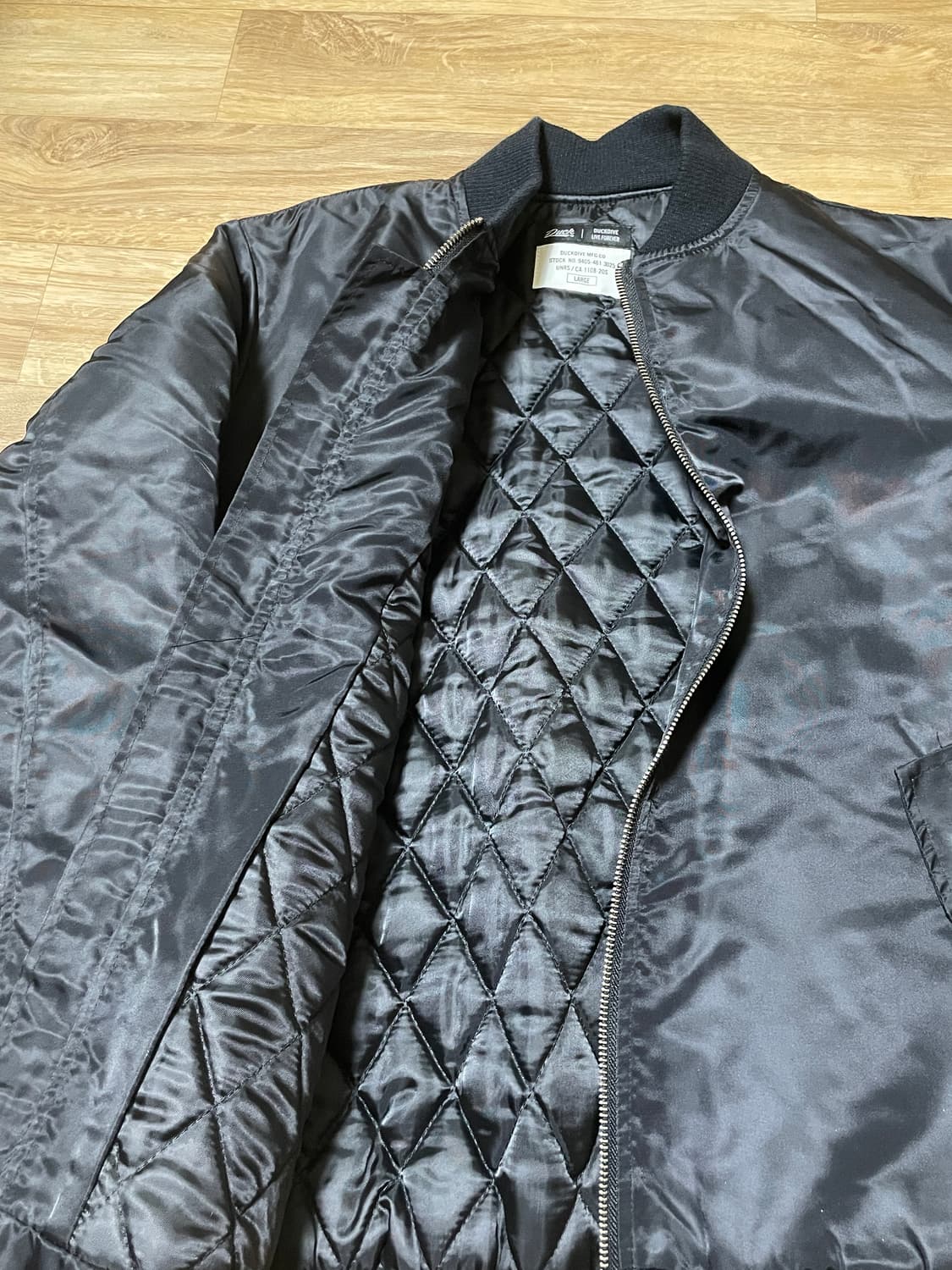 [미시착 새상품] 덕다이브(DUCKDIVE) MA-1 항공 점퍼 블랙 - 상품이미지4