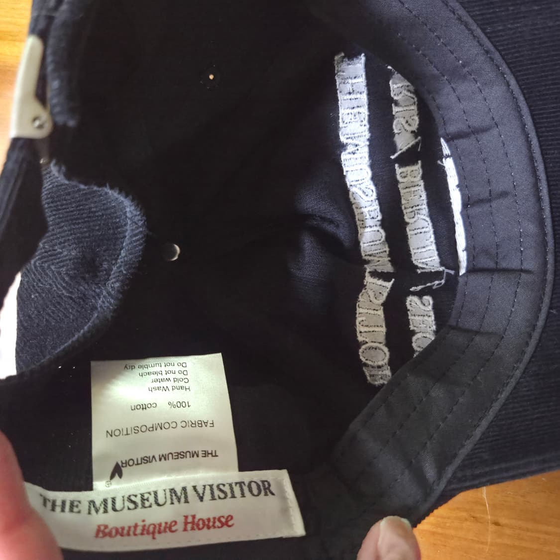 더뮤지엄비지터 플래그 스티치드 코듀로이 볼캡 블랙 상품이미지3