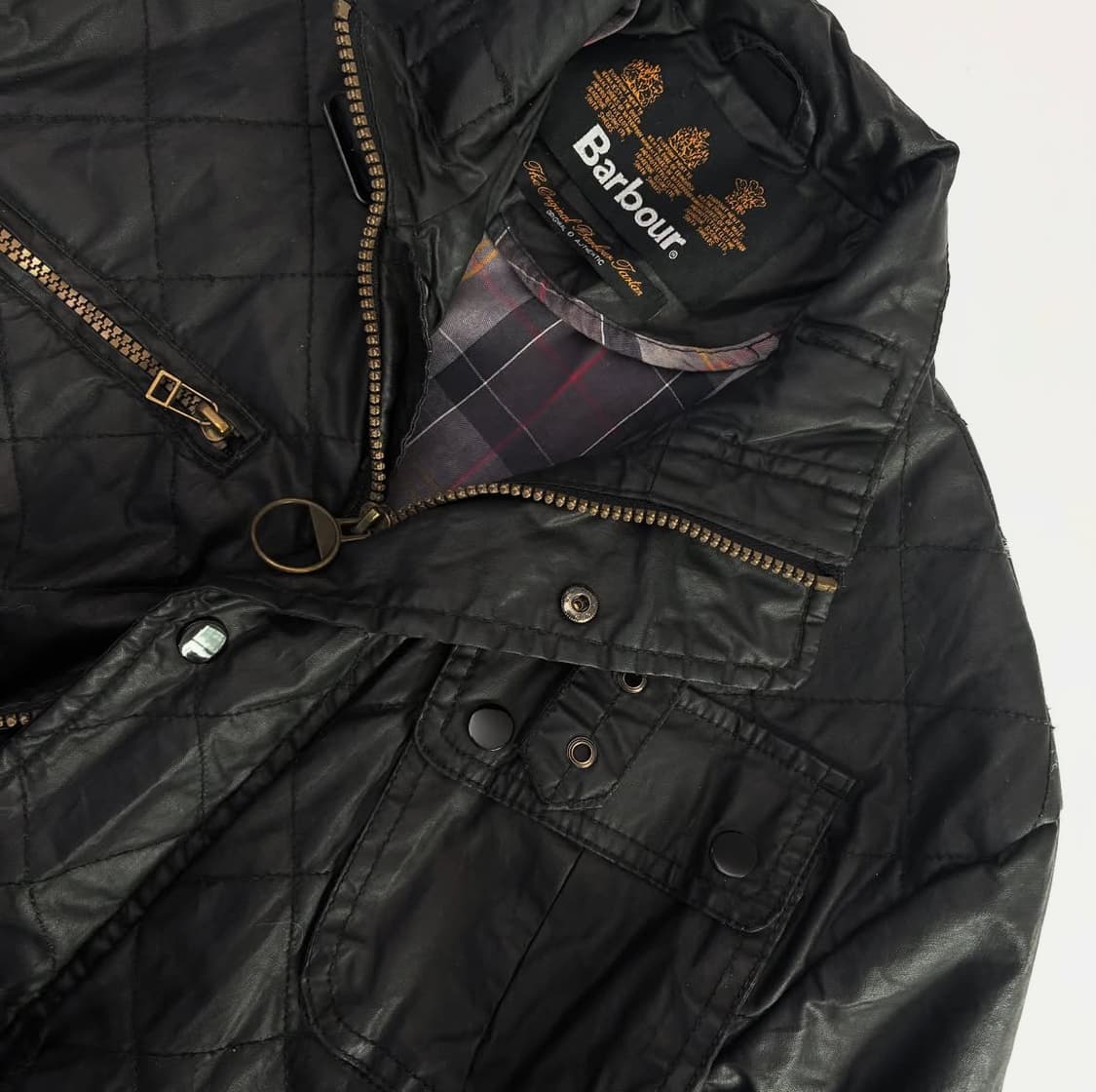 Barbour  바버 인터네셔널 퀼티드 왁스 자켓 (허리끈 x) 상품이미지5
