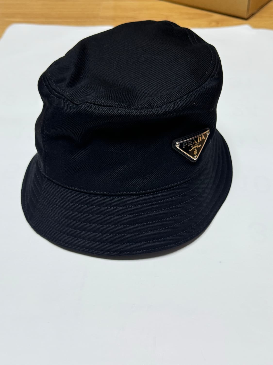 프라다 삼각드릴 코튼 버킷햇 블랙 L 상품이미지3