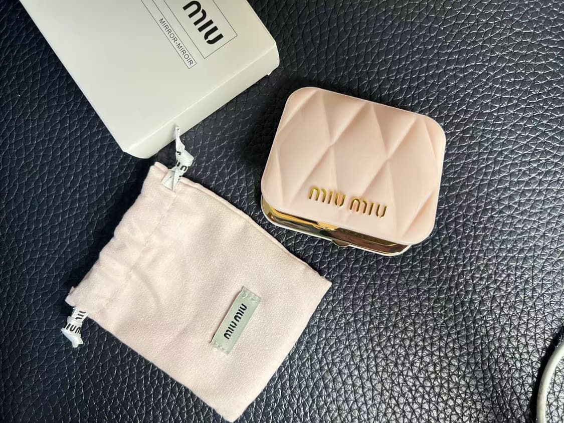 미우미우 손거울 상품이미지3