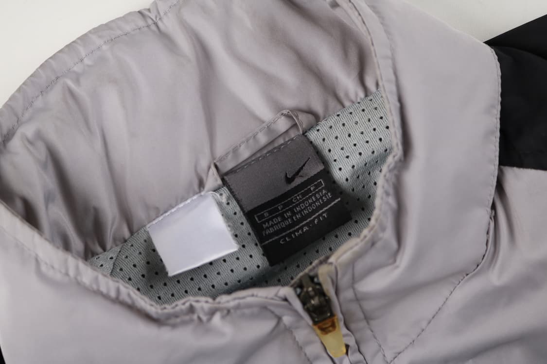 [S] 나이키 02-04 맨유 레인자켓 상품이미지4