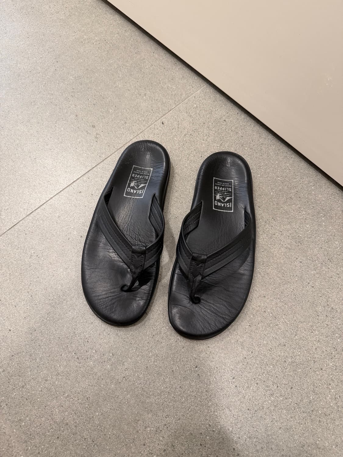 아일랜드 슬리퍼 클래식 레더 블랙 상품이미지1