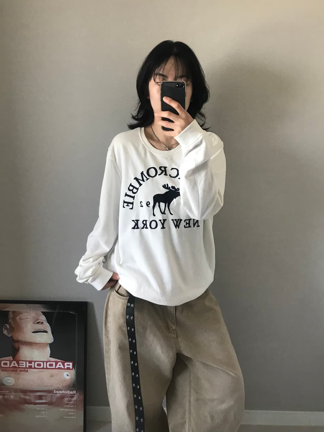 아베크롬비 중앙 빅 프린팅 화이트 맨투맨 상품이미지2