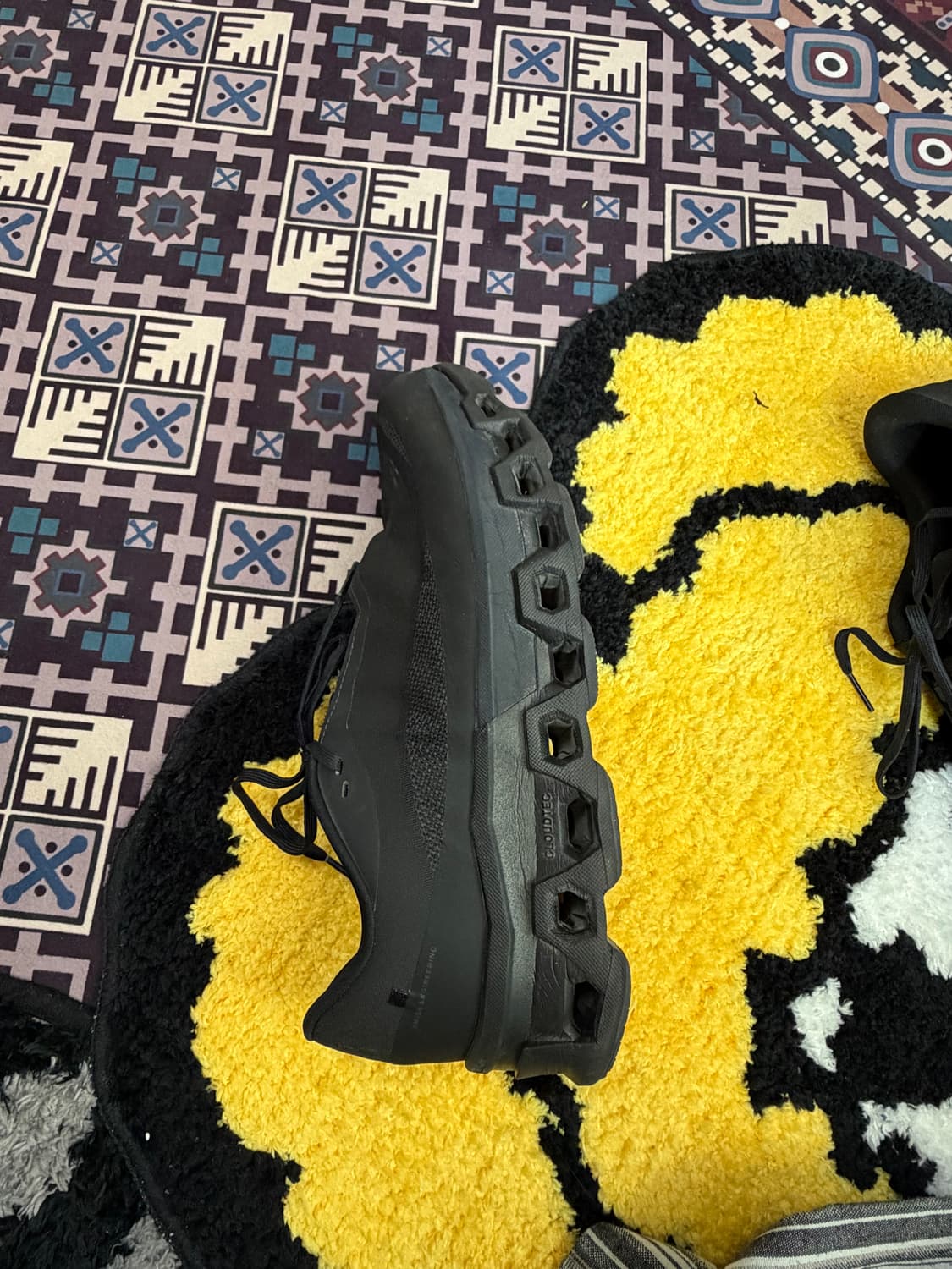 [42.5, 275] 온러닝 파프 클라우드몬스터2 블랙 마그넷 상품이미지2