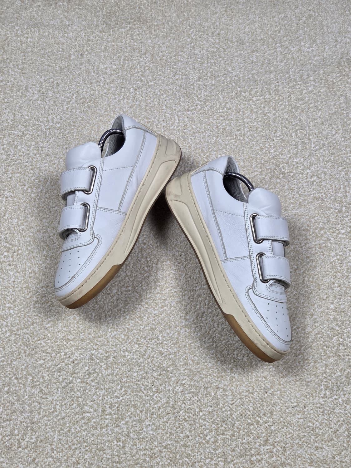 [아크네 스튜디오] 스테피 레더 벨크로 스니커즈 | 00223 상품이미지4