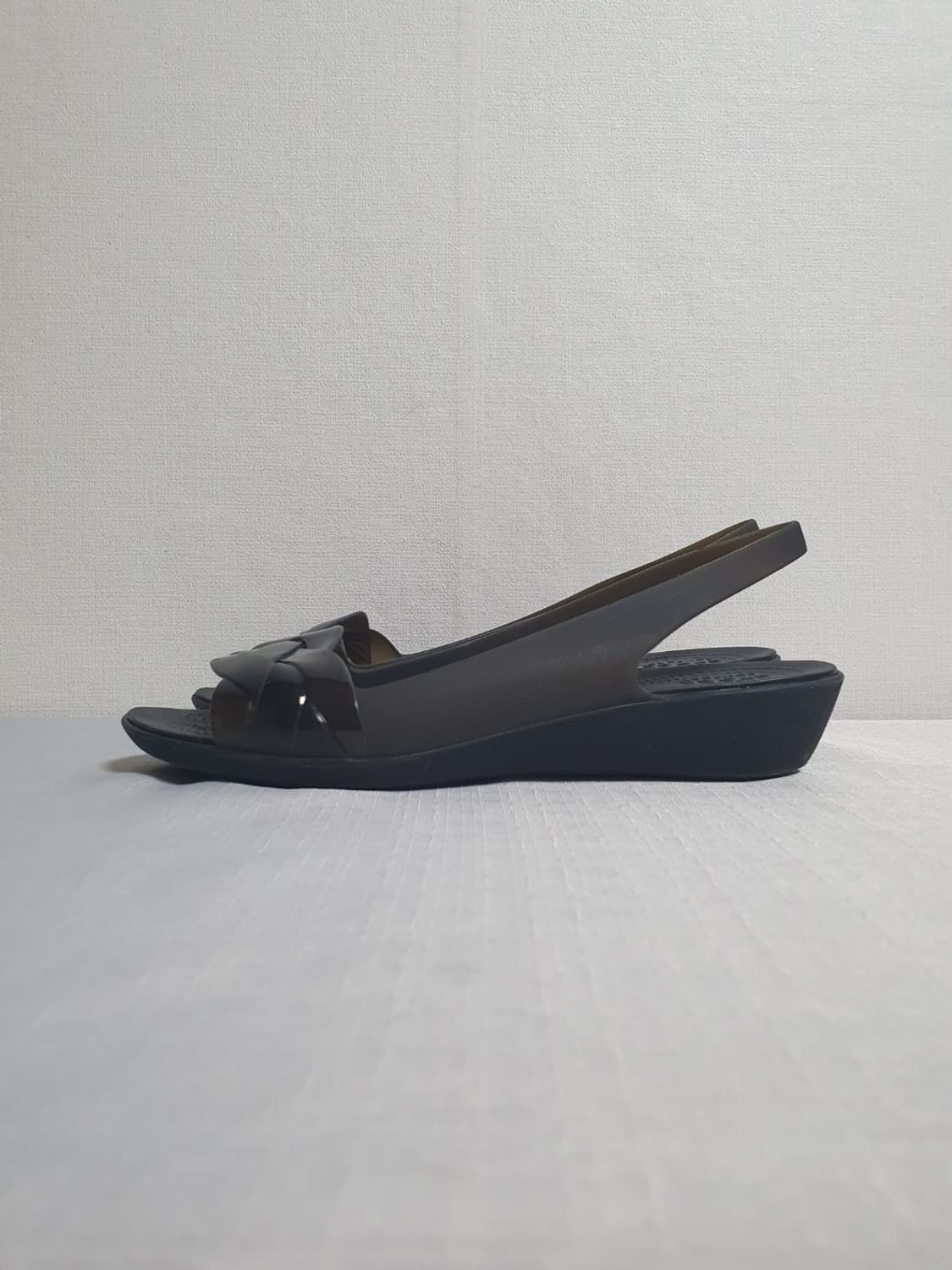 240mm 크록스 슬링백 이사벨라 미니웨지 샌들 블랙 W7 상품이미지4