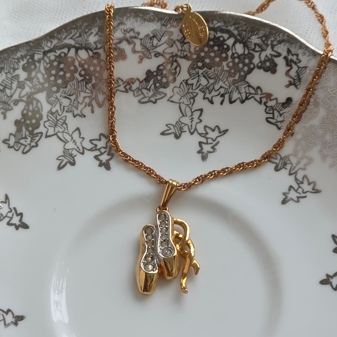 발렌티노 금장 발레리나 토슈즈 큐빅 목걸이 상품이미지2