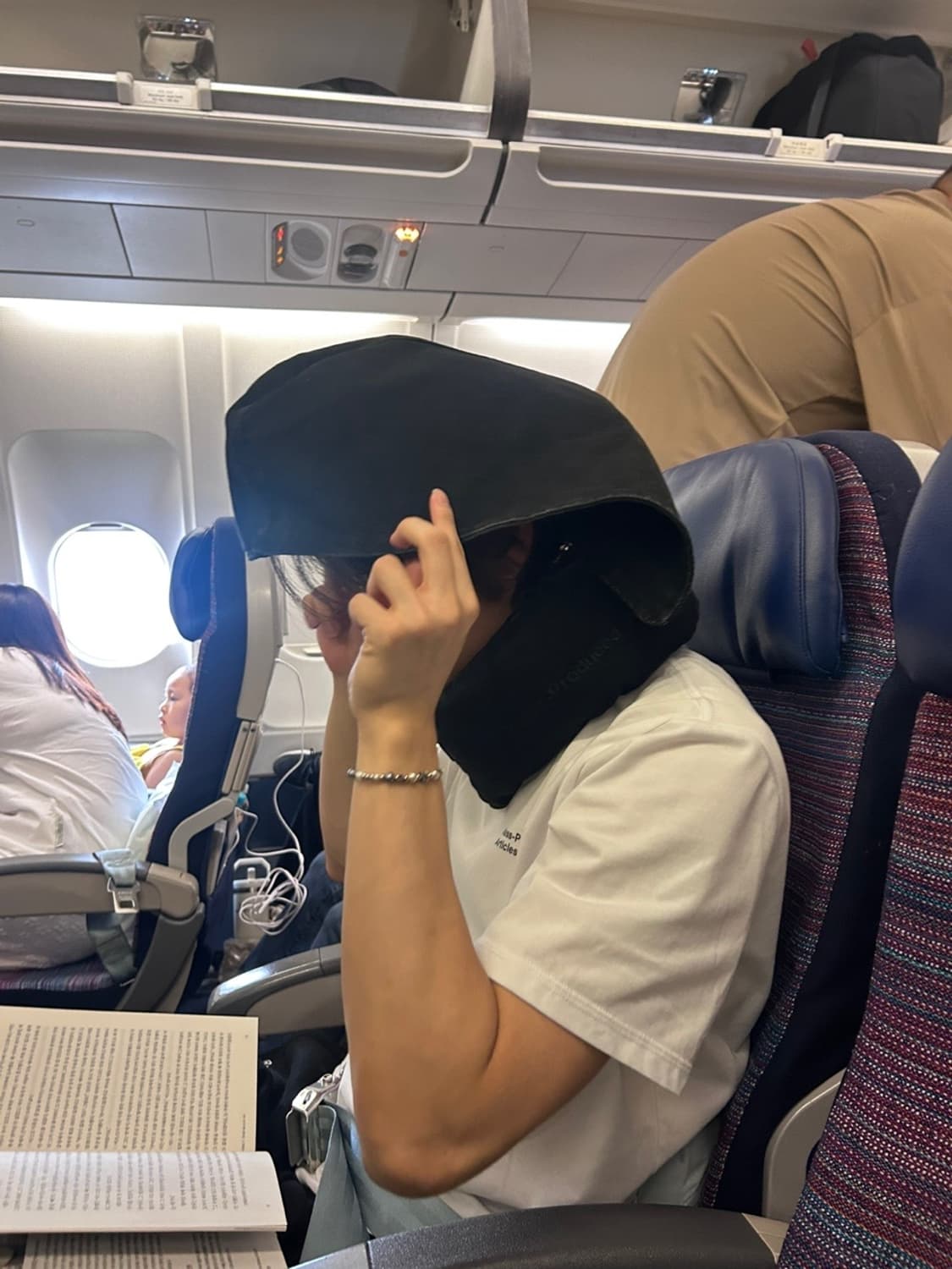 MPa HOODED NECK PILLOW (BLACK) 상품이미지1