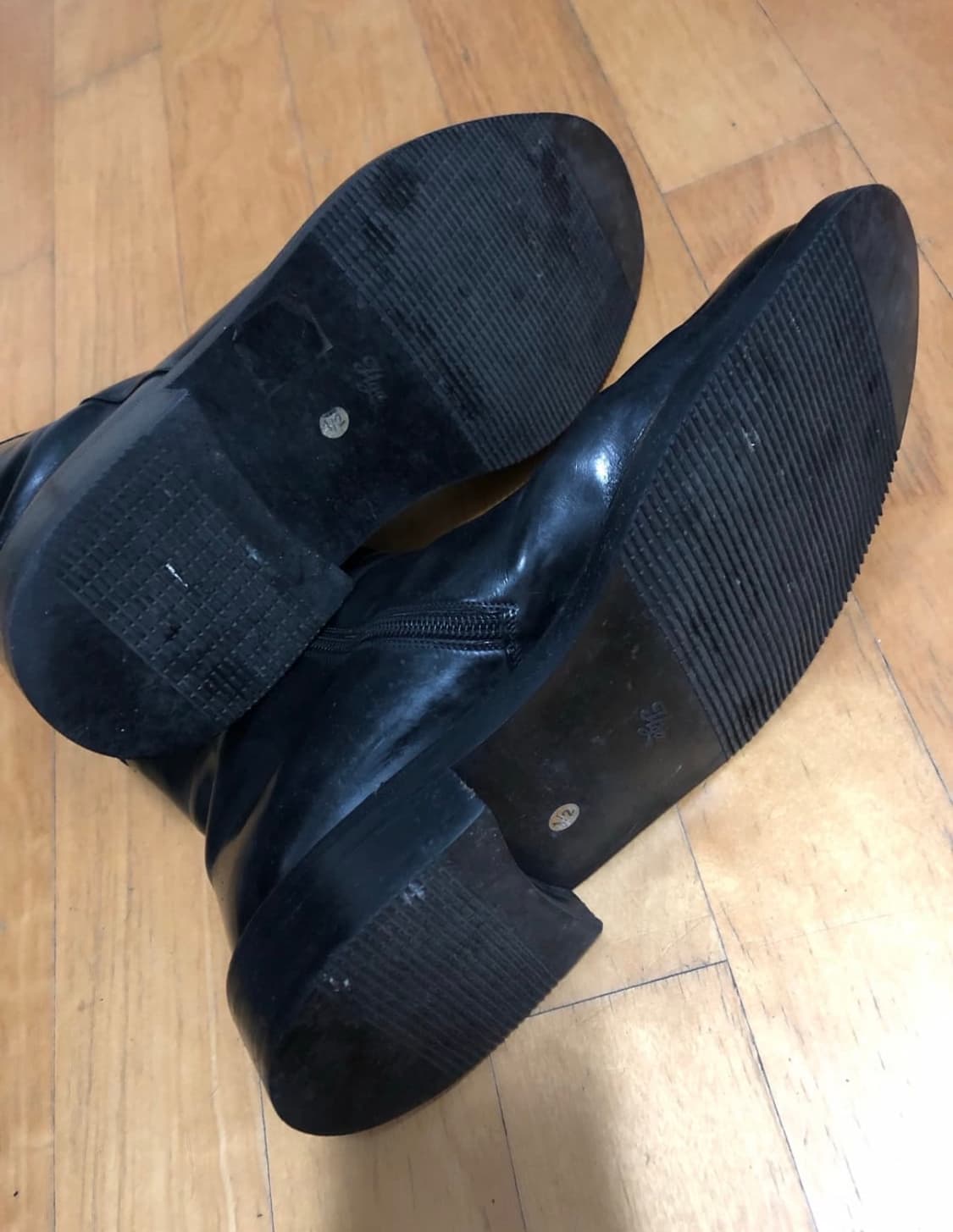[급처]Pollini 클래식 앵클 부츠 255사이즈 상품이미지8