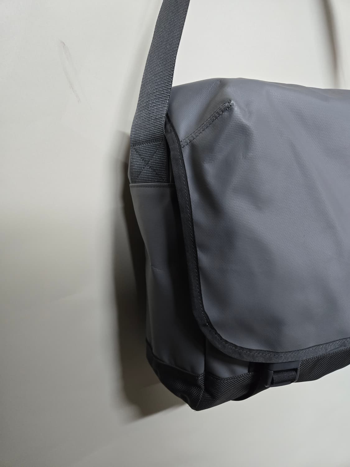노스페이스 메신저백 그레이 상품이미지3