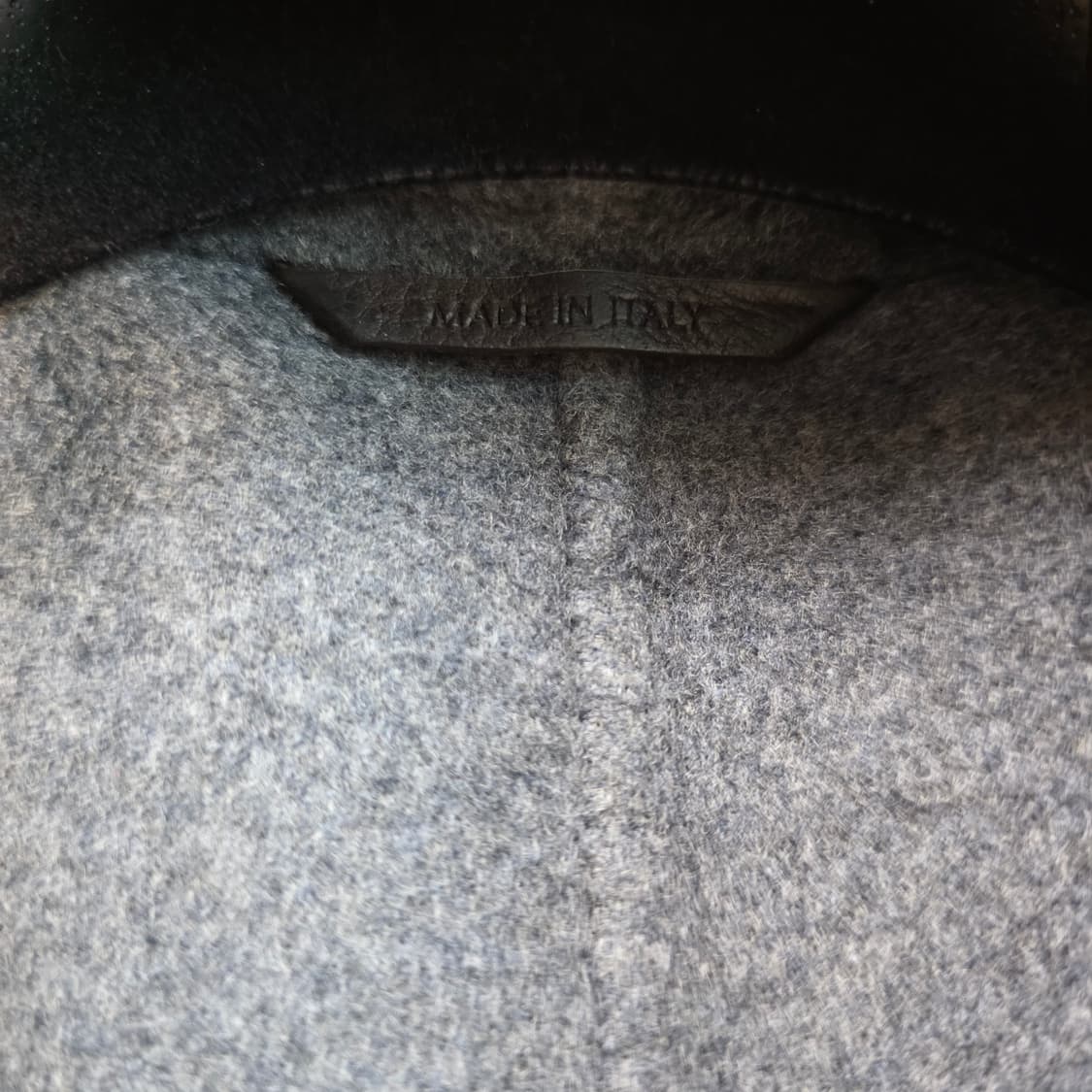 [정품] 로로피아나 캐시미어 100% 코트 (표기 S / M 추천) 상품이미지4