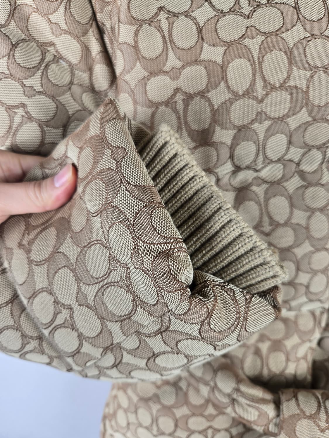 COACH 코치 로고 시그니처 자카드 덕 다운 푸퍼 패딩 S 정품 상품이미지4