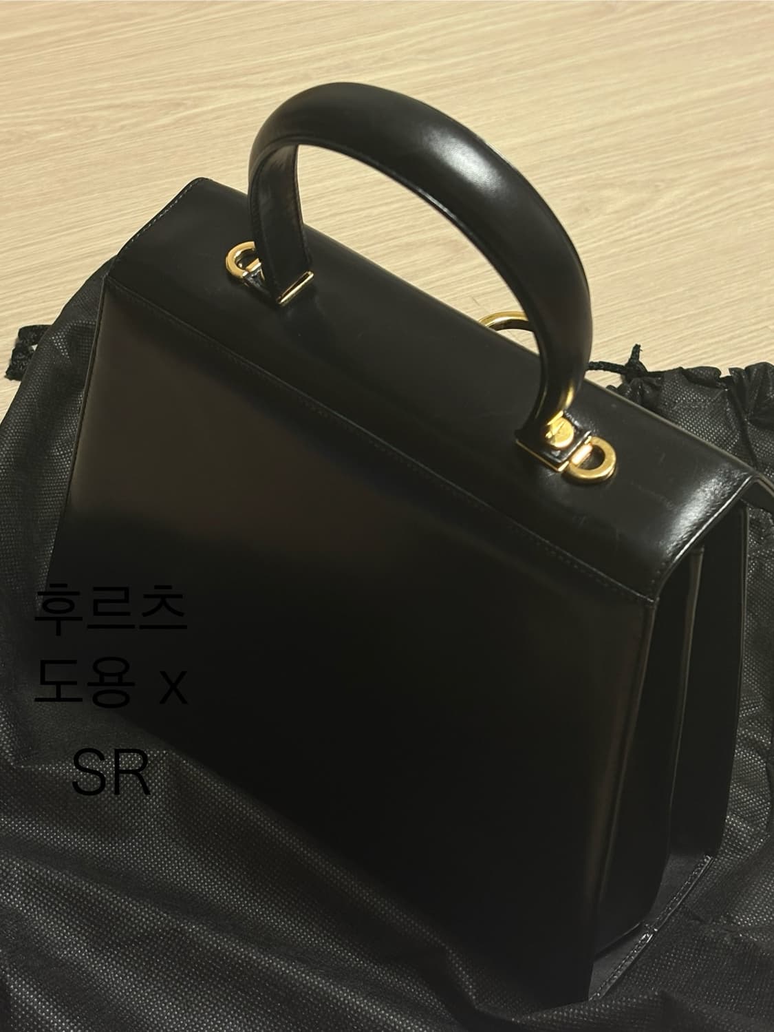 페라가모 켈리백 판매합니다:)  상품이미지10