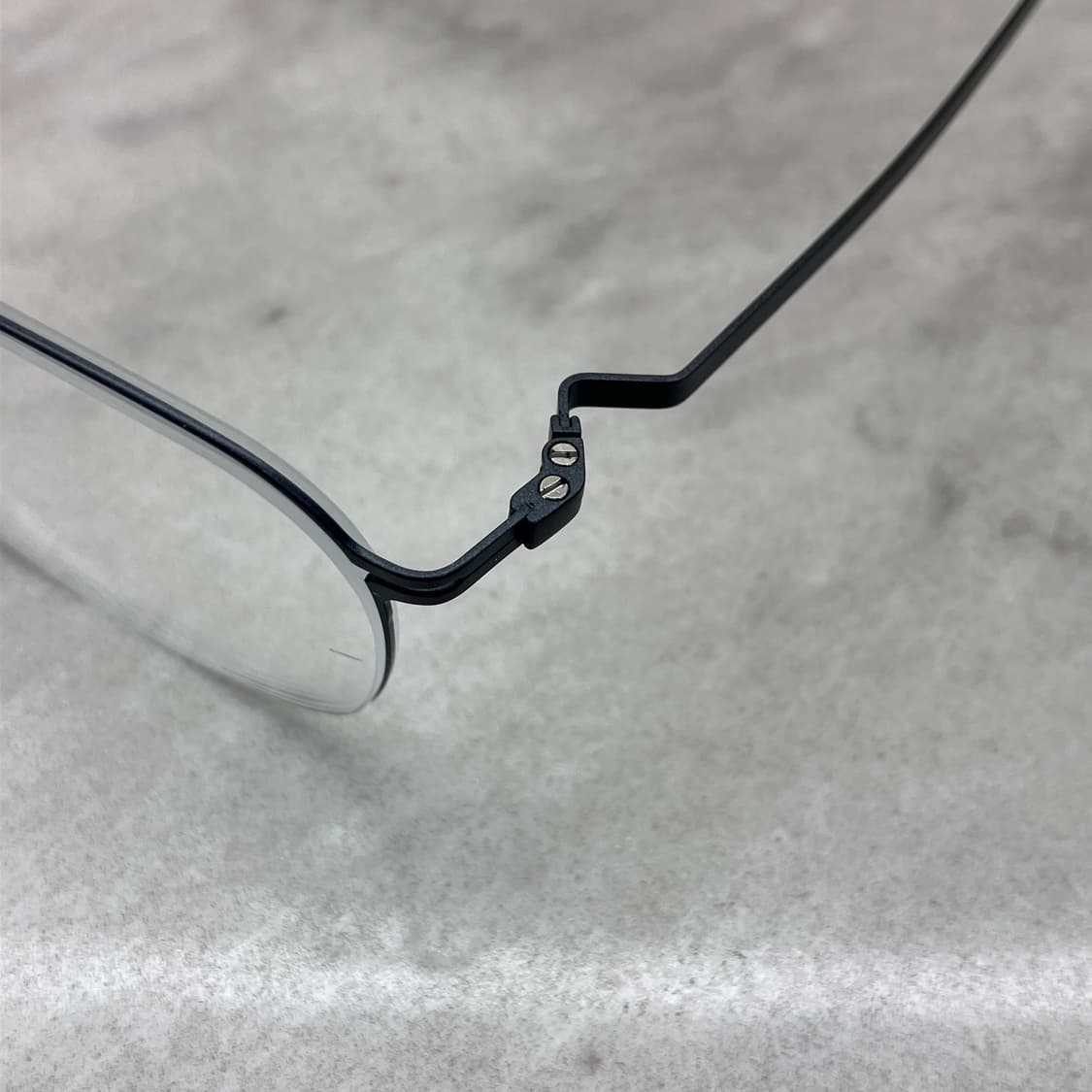 B95 바이코즈 VYCOZ 매트블랙 스퀘어 역산각 메탈테 안경 상품이미지2