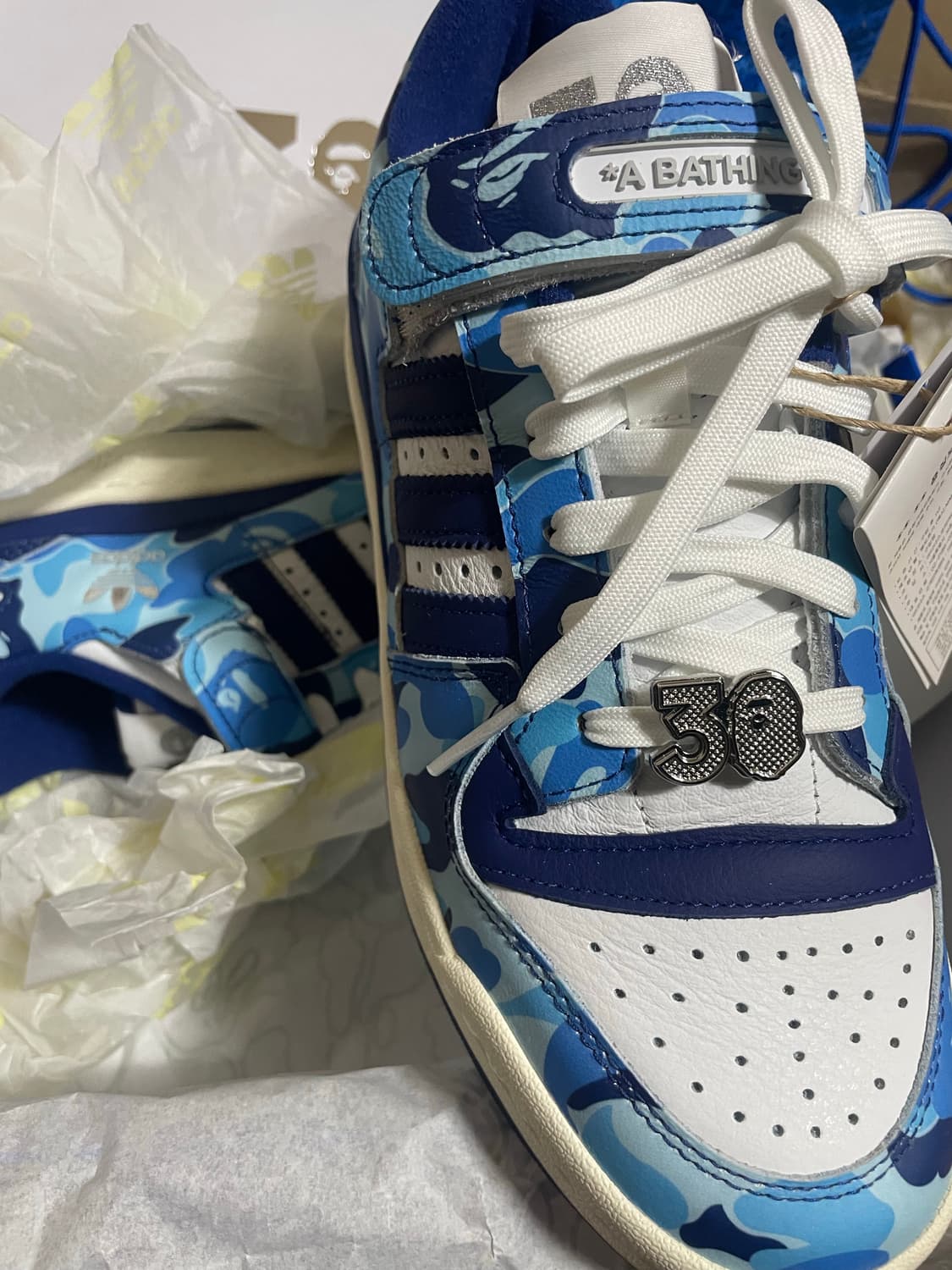 아디다스 x 베이프 포럼 84 로우 블루카모 상품이미지3