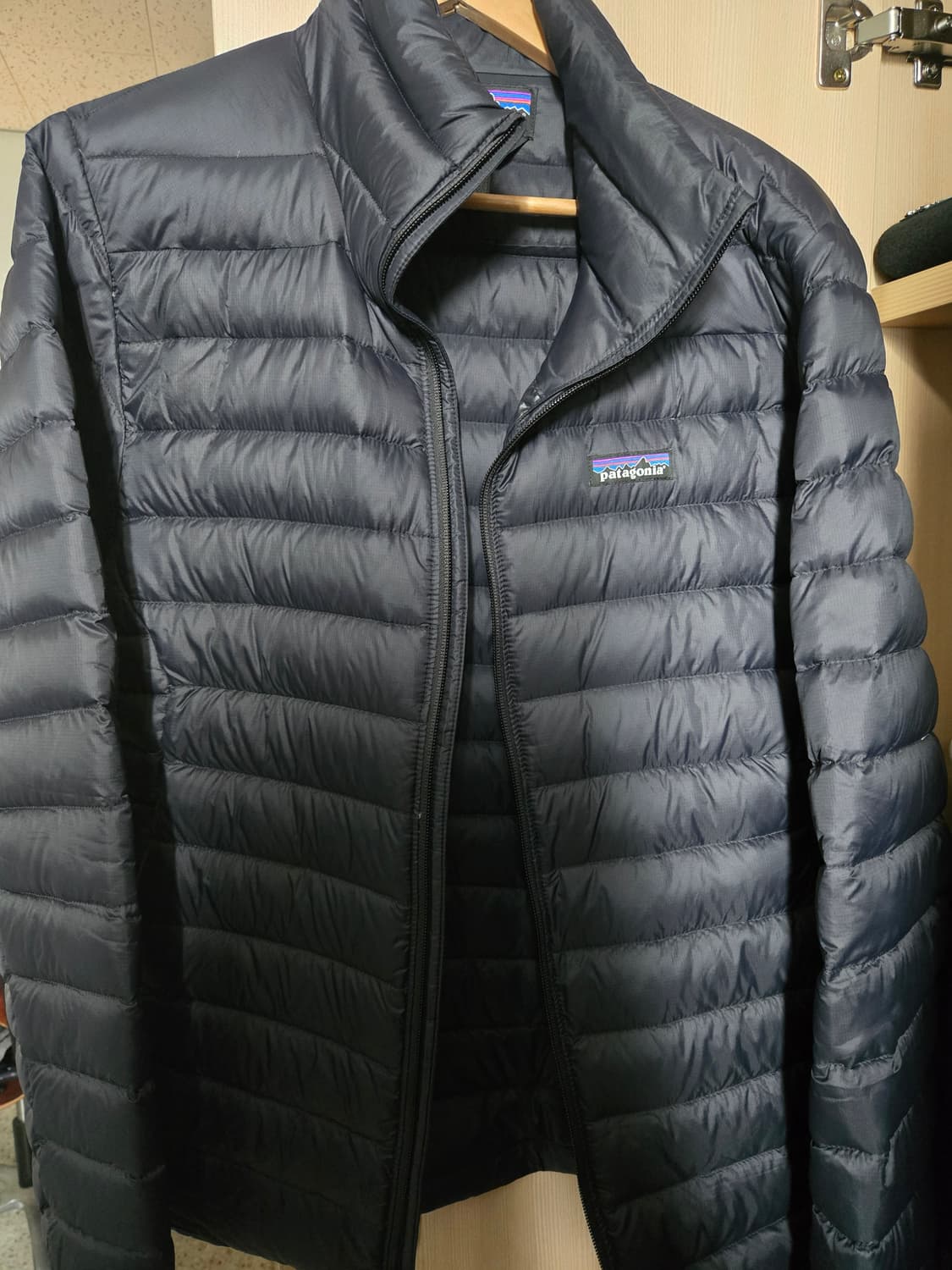 (새상품)파타고니아 다운스웨터 25fw M사이즈 상품이미지7