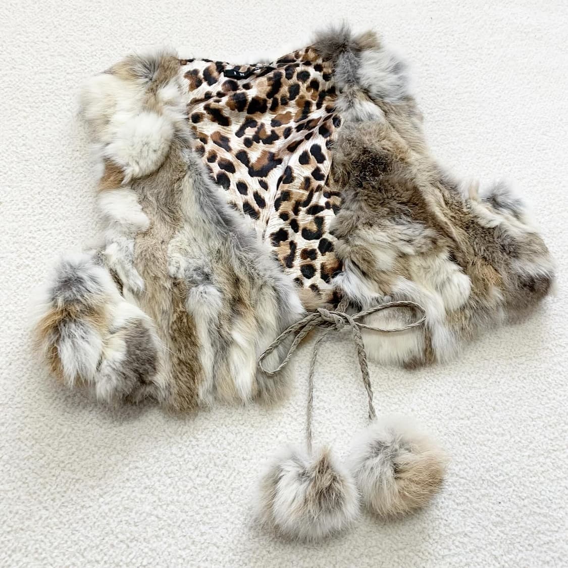 잉그니 라떼갸루 리얼래빗퍼 폼폼이 조끼 상품이미지1