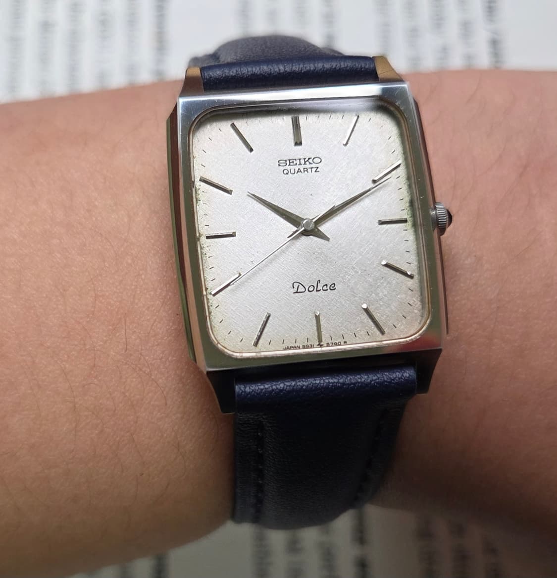 빈티지 세이코 돌체 사각탱크 텍스쳐 다이얼 칼침핸즈 논데이트 슬림쿼츠 상품이미지8