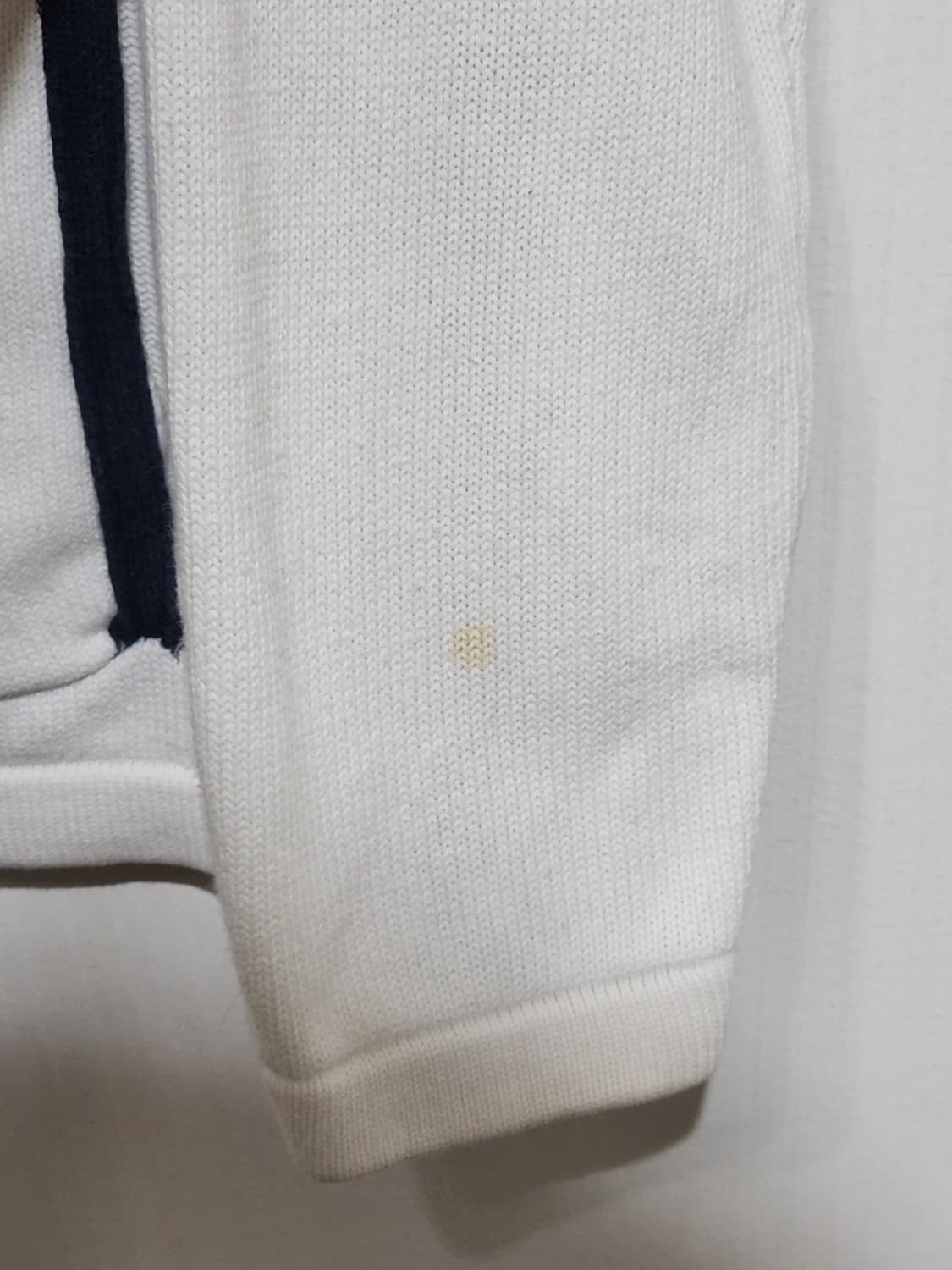 (M) 아르마니진 니트집업 화이트 라인배색 캐주얼  상품이미지5