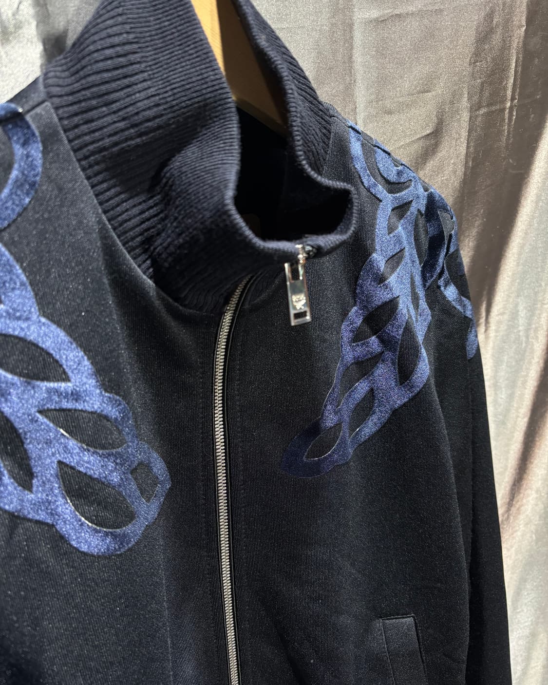 L MCM 엠씨엠 플라워 패턴 스웨이드 집업 상품이미지5