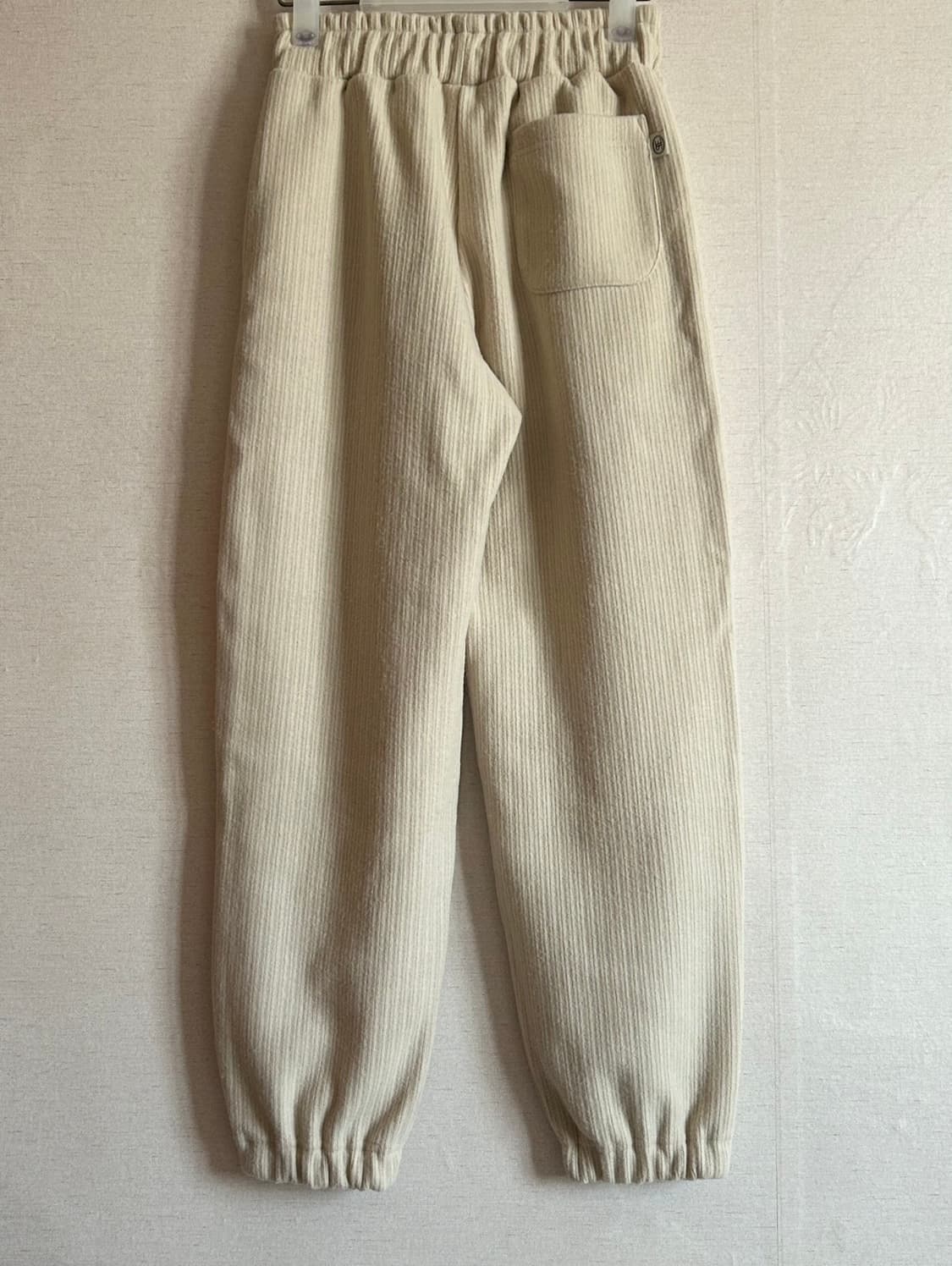 시엔느 심볼 니트 조거 팬츠 크림 상품이미지5