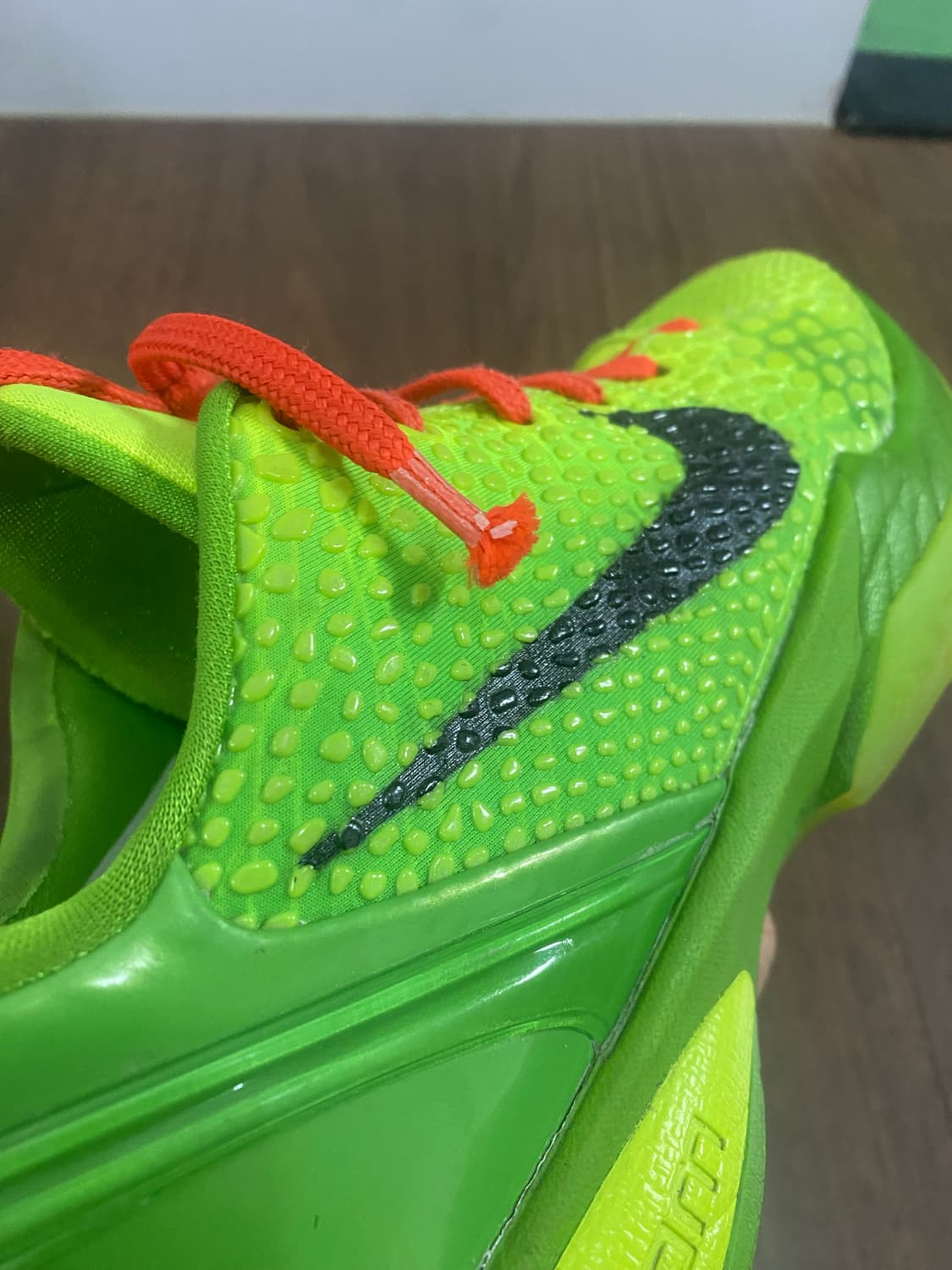 [크림구매] 코비6 그린치 270 상품이미지5