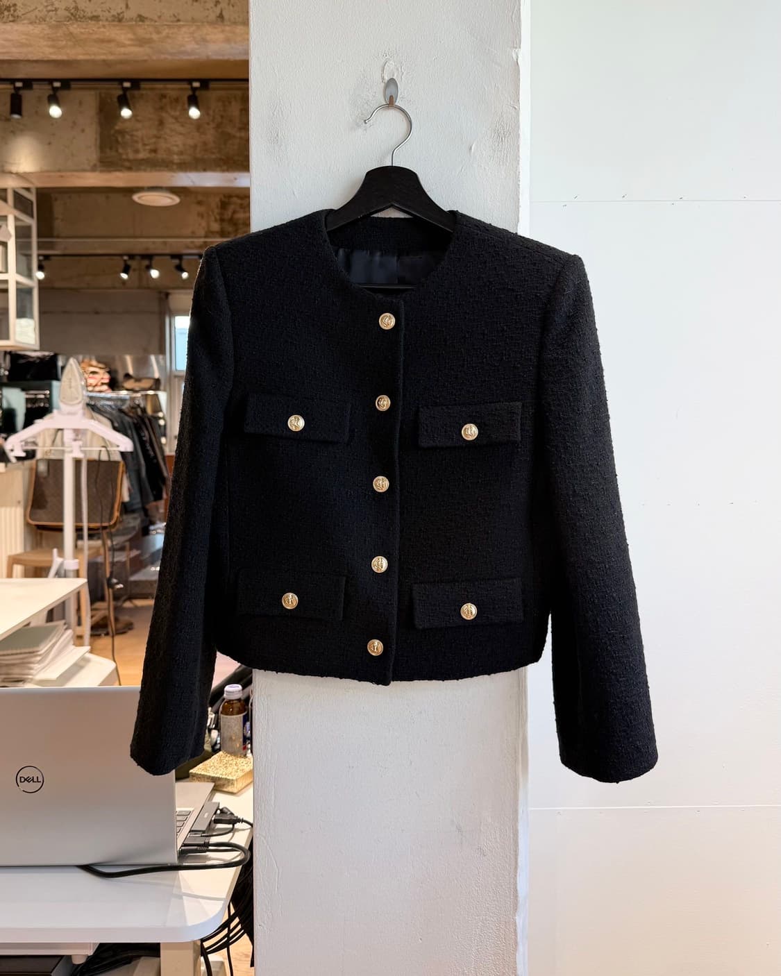 준지 블랙 금장 라운드 트위드 자켓  상품이미지2