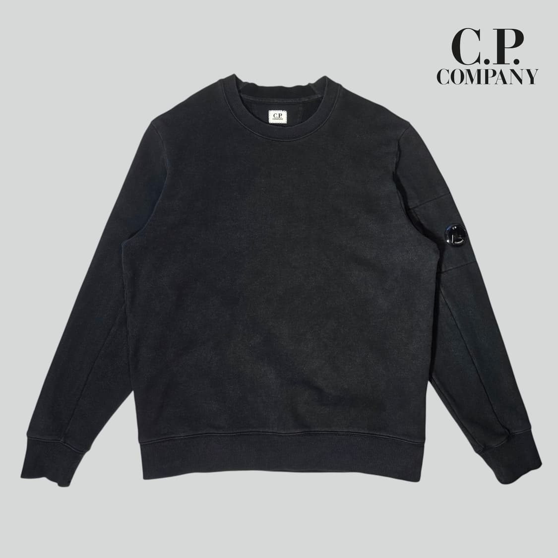 [2XL]CP컴퍼니 렌즈 와펜 블랙 맨투맨 상품이미지1