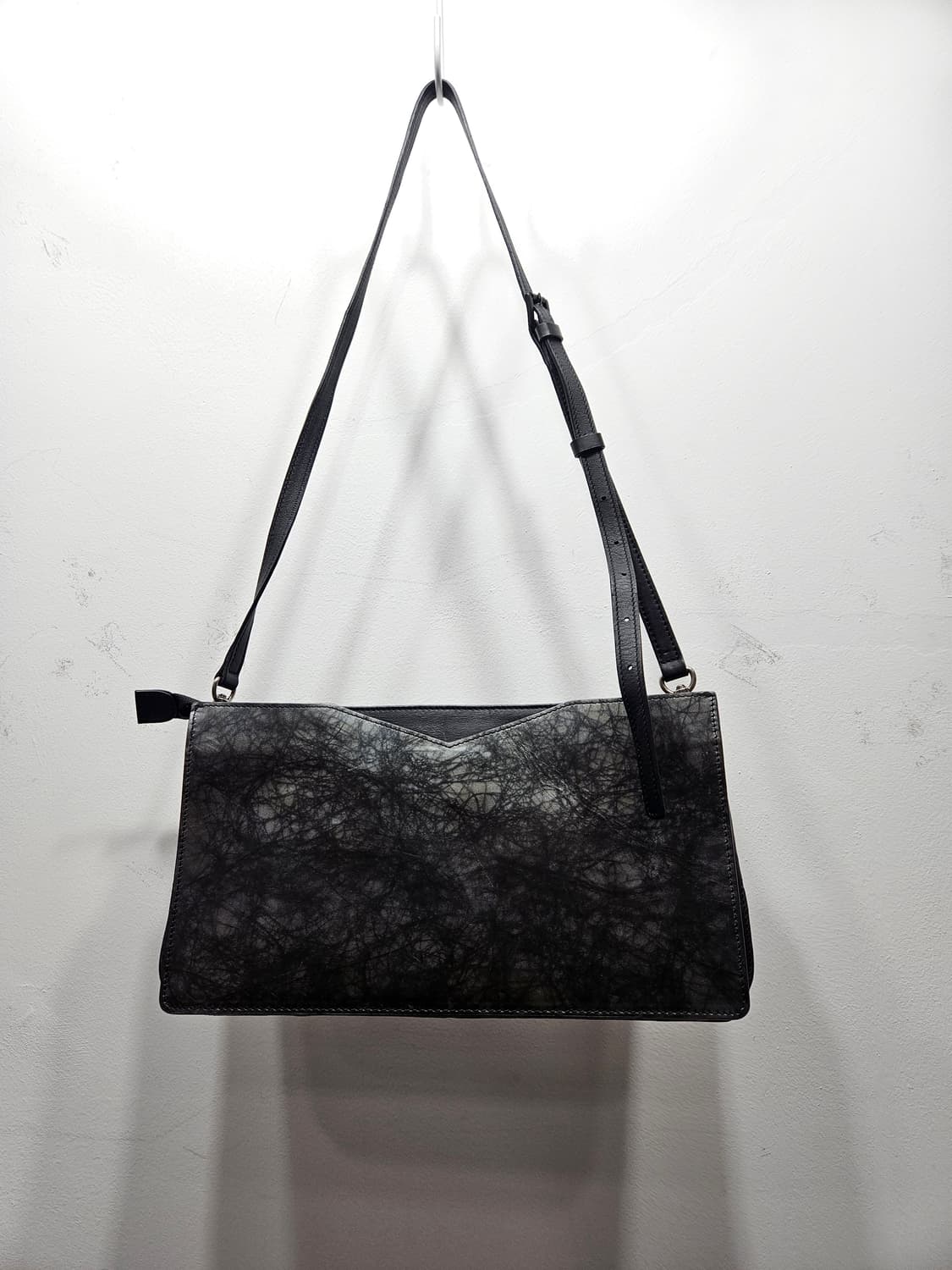 루즈앤라운지(rouge&lounge) 스퀘어 뱀피무늬 클러치겸 숄더백 상품이미지8