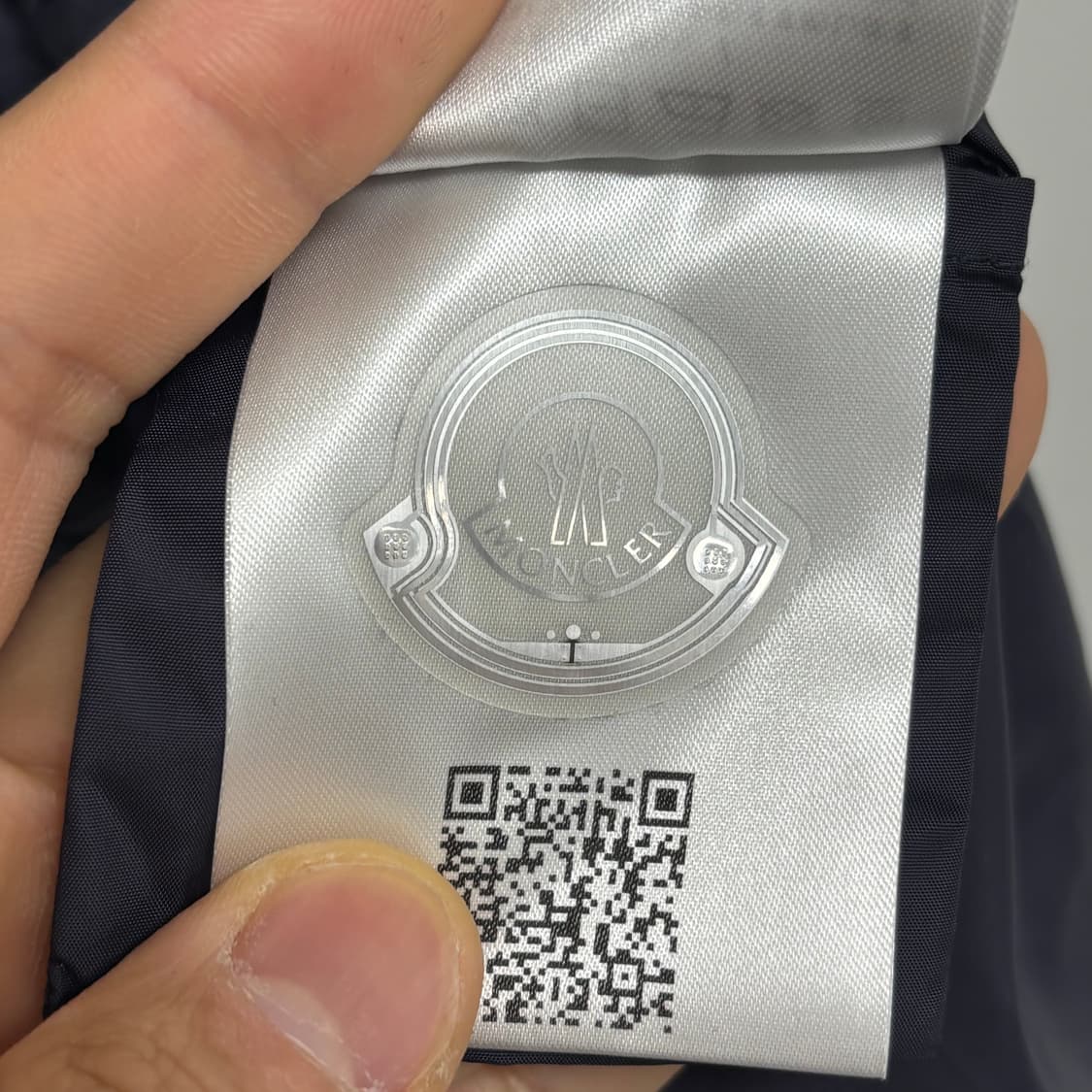 [5]몽클레어 와펜패치 후드 바람막이 상품이미지4