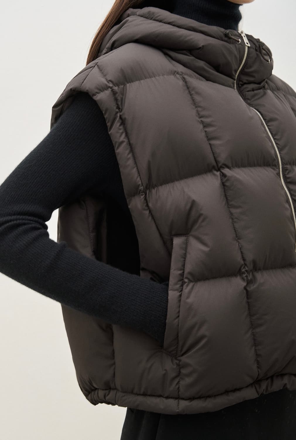 더캐시미어 다운 베스트 구스 패딩  상품이미지4