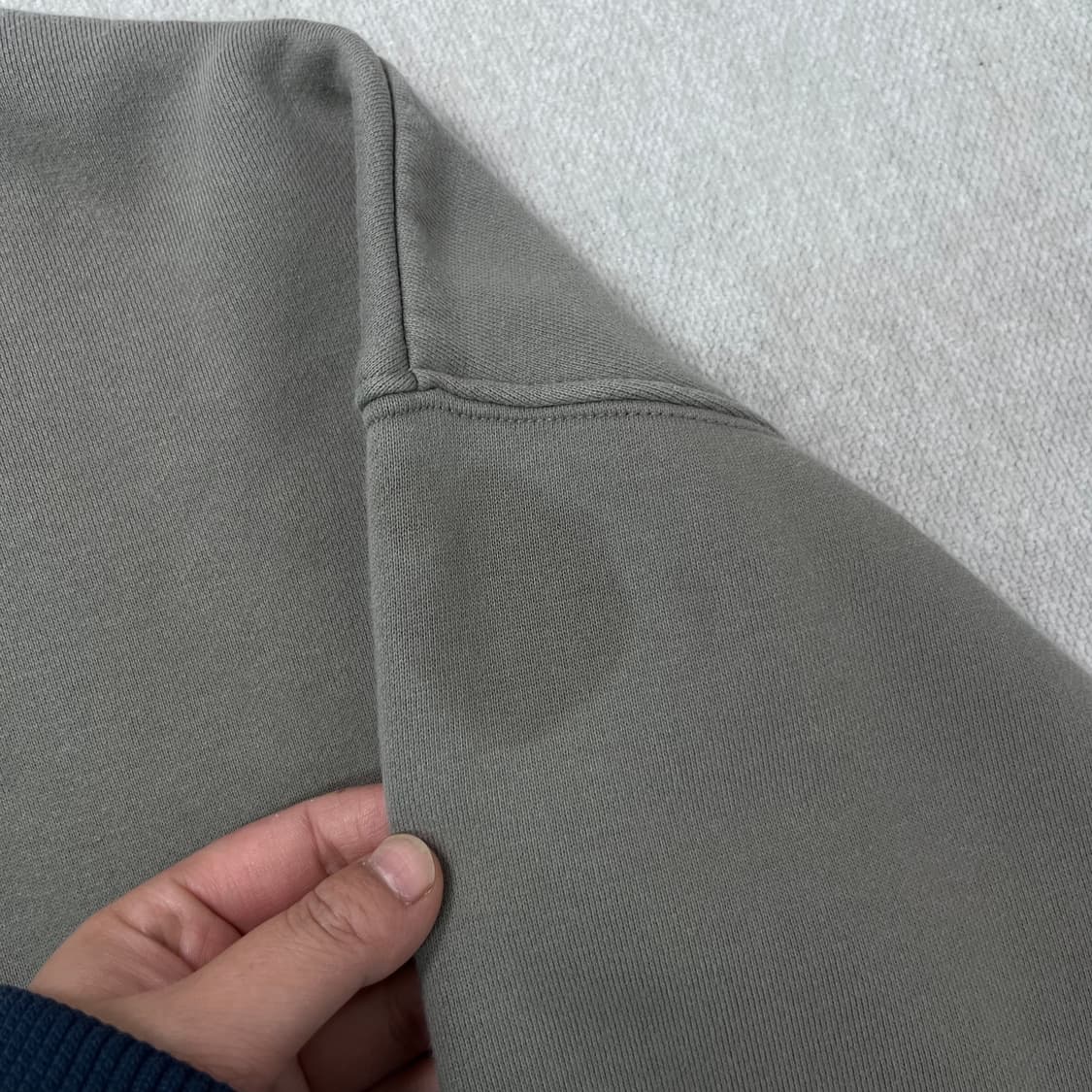 100 피오갓 에센셜 반집업 맨투맨  상품이미지4