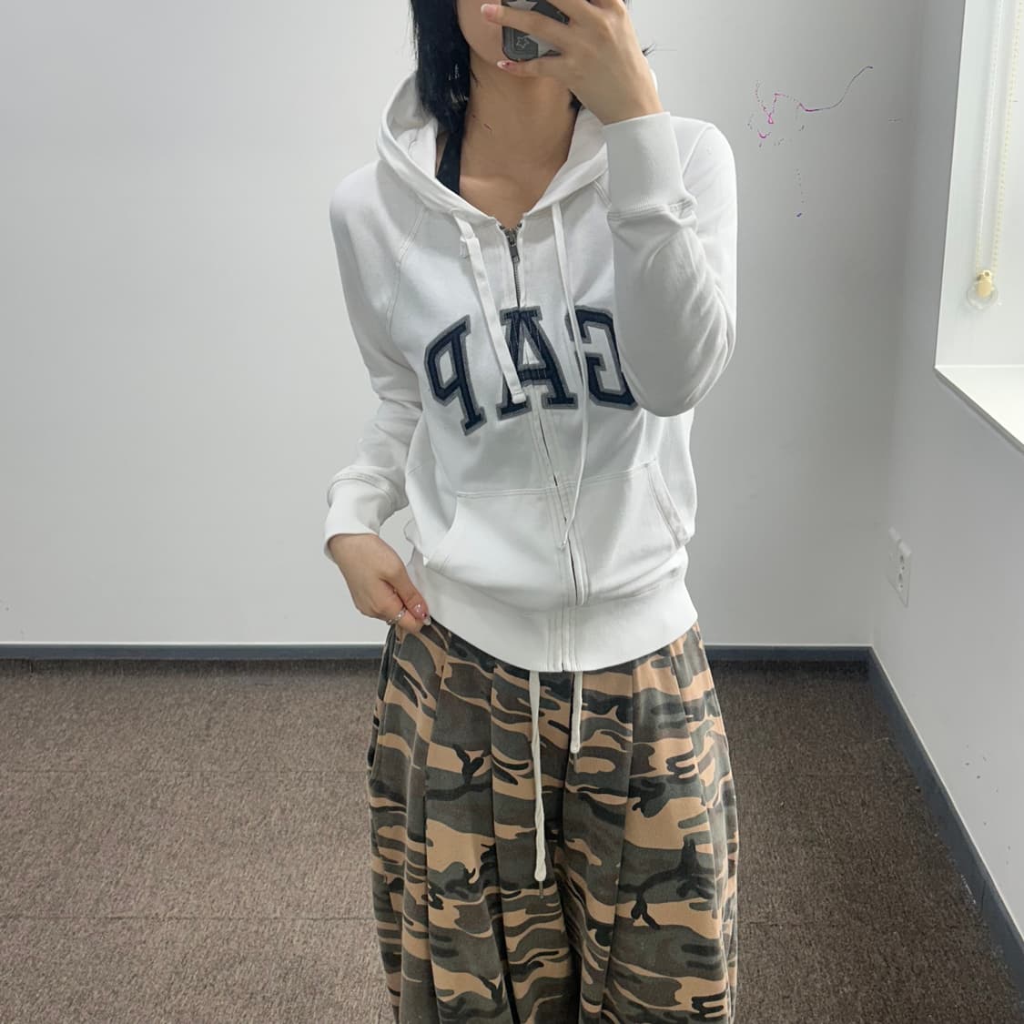 Gap 갭 차콜로고 화이트 후드집업  상품이미지1