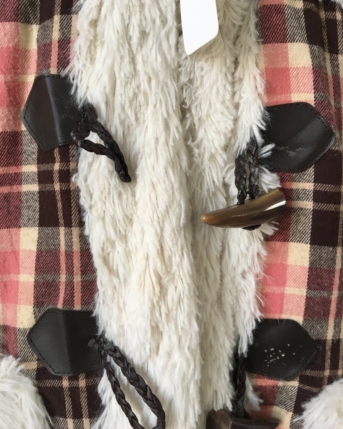 Fake fur duffle button check pattern jac 상품이미지4