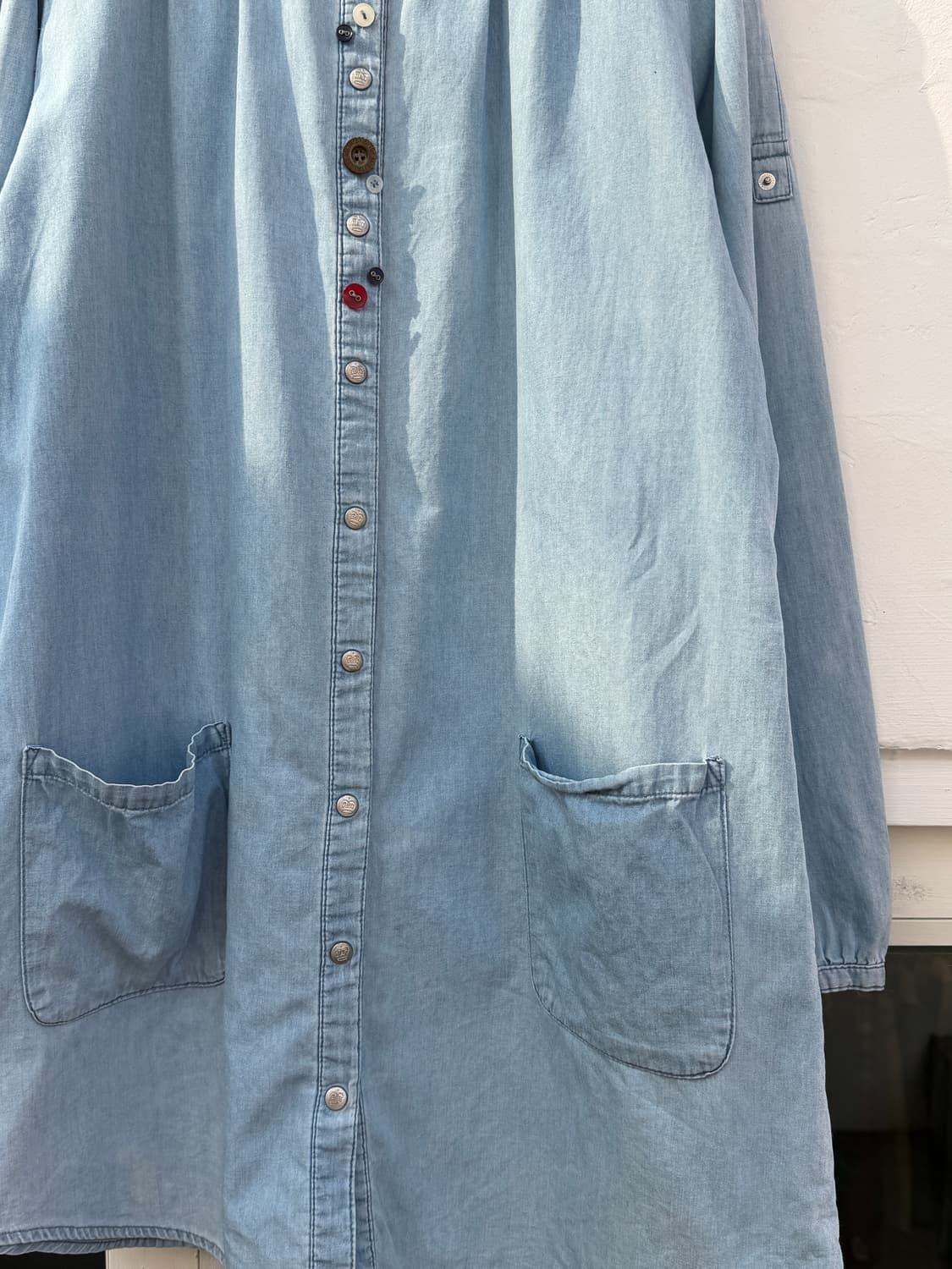 Sorridere 버튼 엠벨리시드 데님 원피스 L 상품이미지4