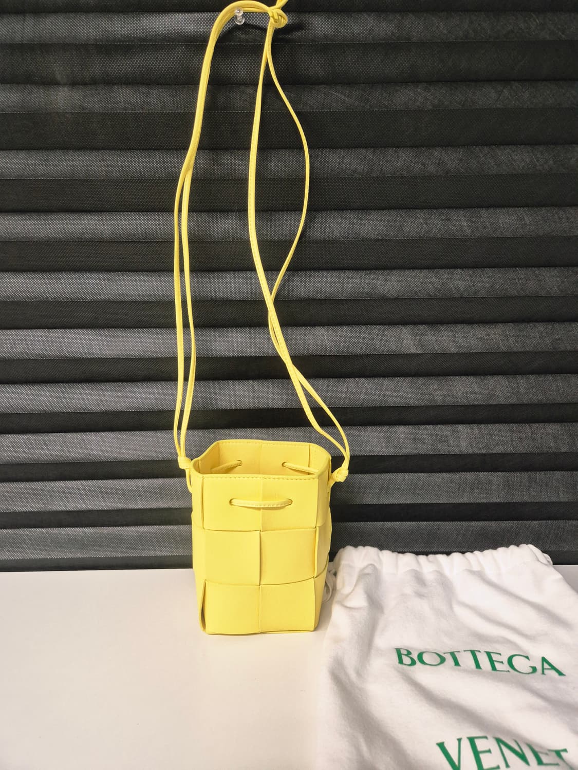 보테가 베네타 미니 버킷백 (새상품급) 상품이미지1