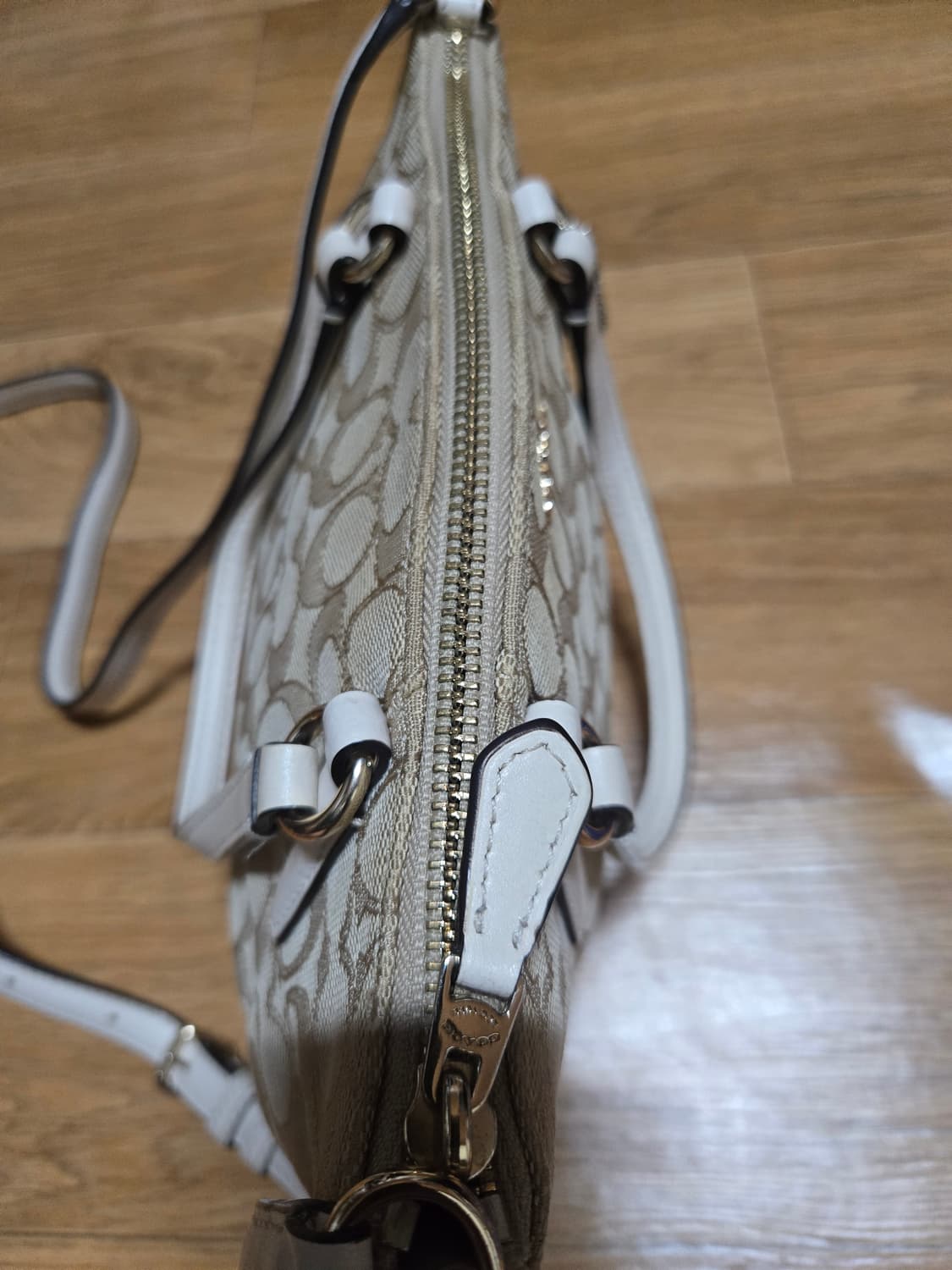 코치 토트백 시그니처 베이지 크로스백.토트백 상품이미지4