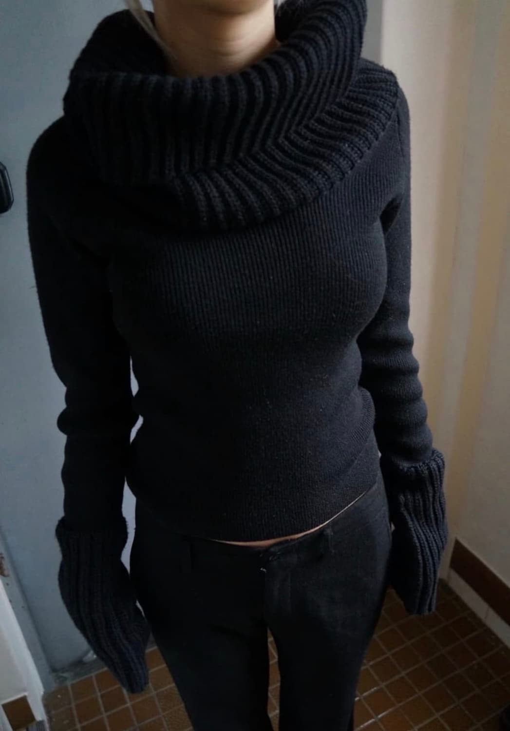 미우미우 터틀넥 니트 상품이미지2