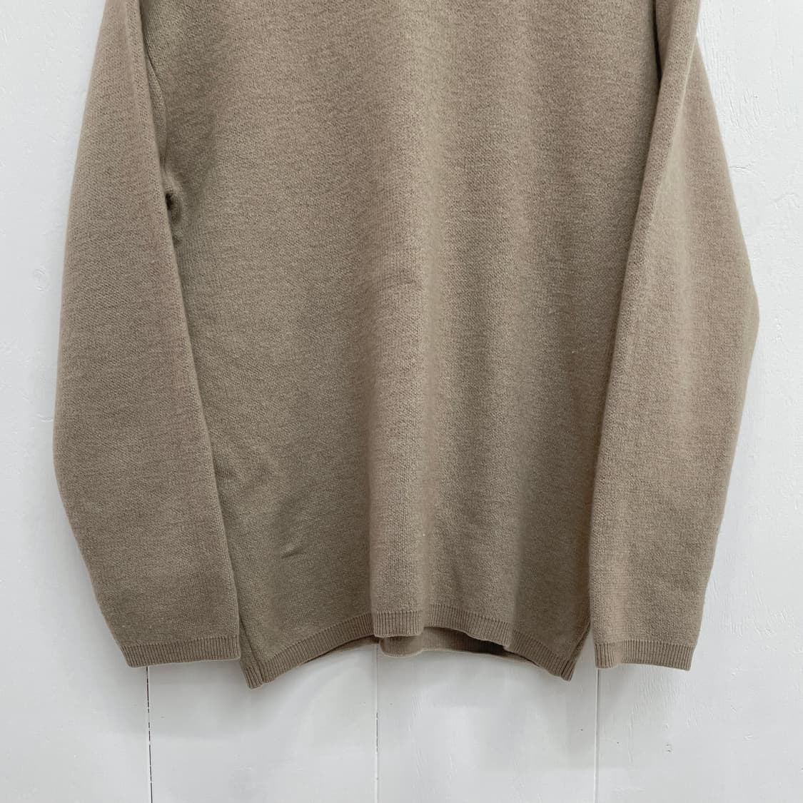 쿠어(COOR) 탑다이 울 라운드 니트 베이지 상품이미지5