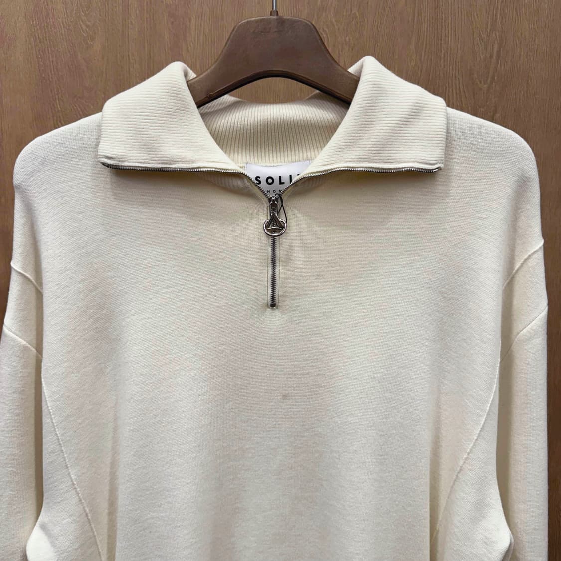 솔리드옴므 하프집업 카라 니트 긴팔 스웻 셔츠 오버핏 아이보리 상품이미지4