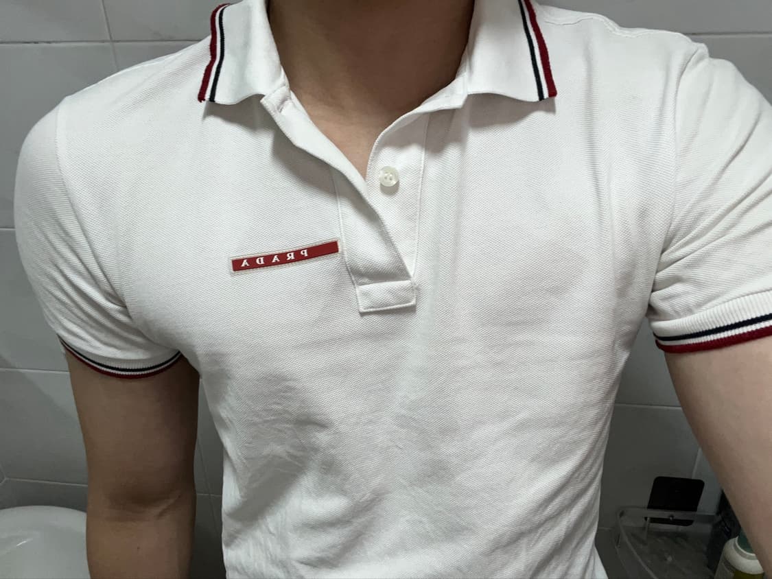 PRADA 레드텝 머슬핏 폴로티 상품이미지2